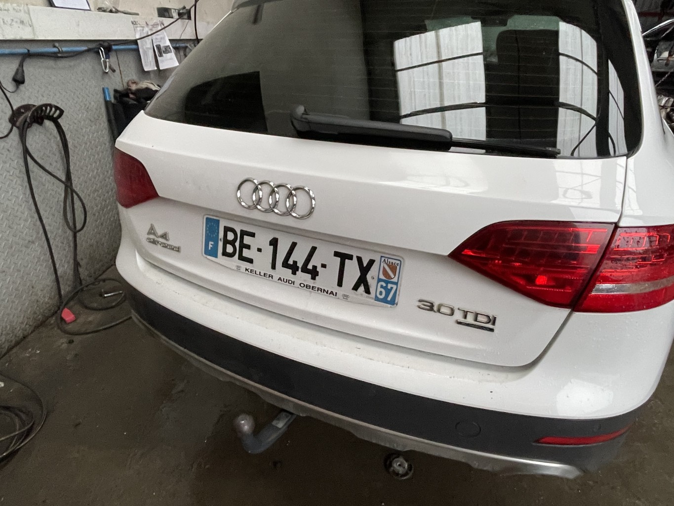 Malle/Hayon arriere pour AUDI A4 3 ALLROAD BREAK Malle/Hayon arriere pour AUDI A4 3 ALLROAD BREAK