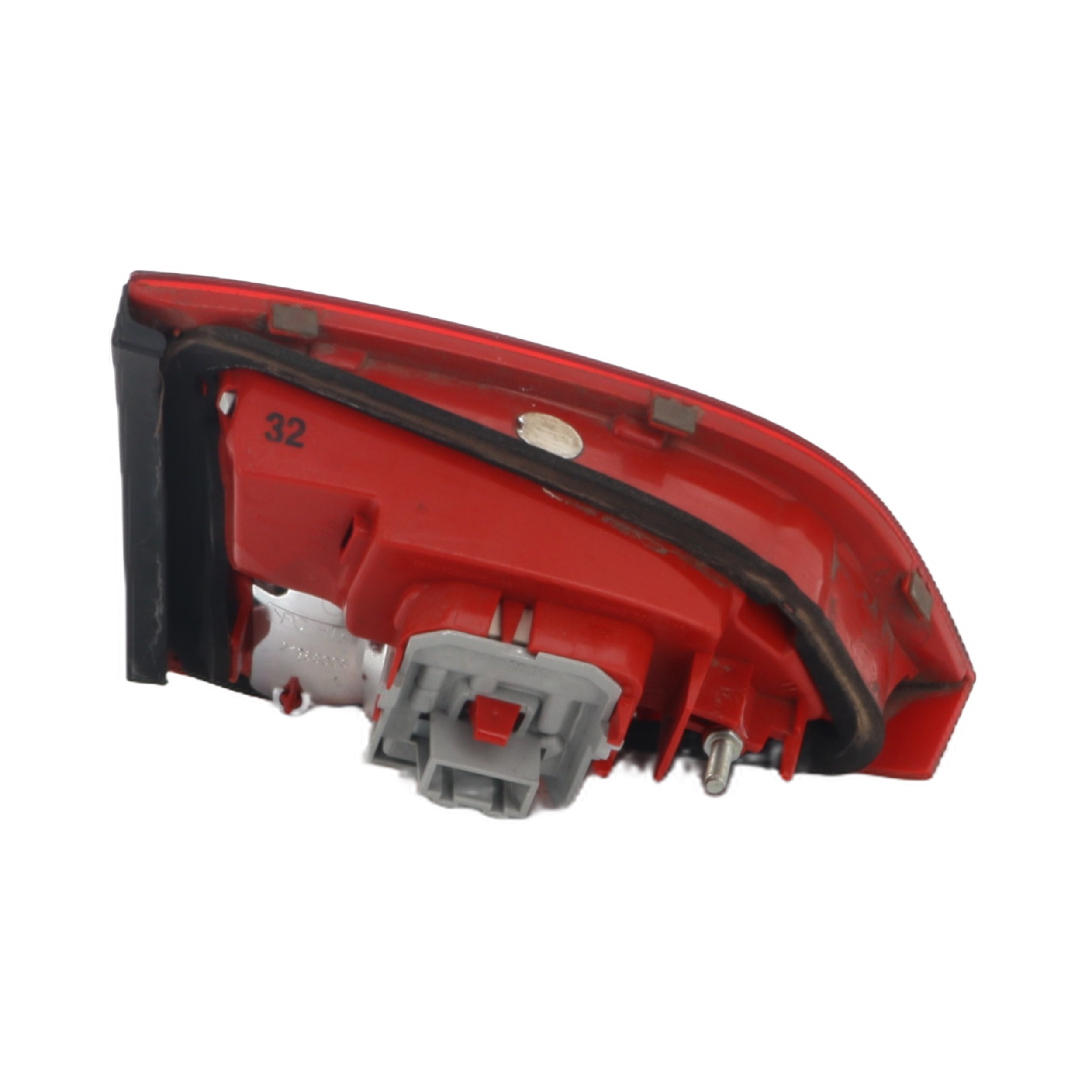 Feu arriere secondaire droit (feux) pour AUDI A4 3 ALLROAD BREAK Feu arriere secondaire droit (feux) pour AUDI A4 3 ALLROAD BREAK