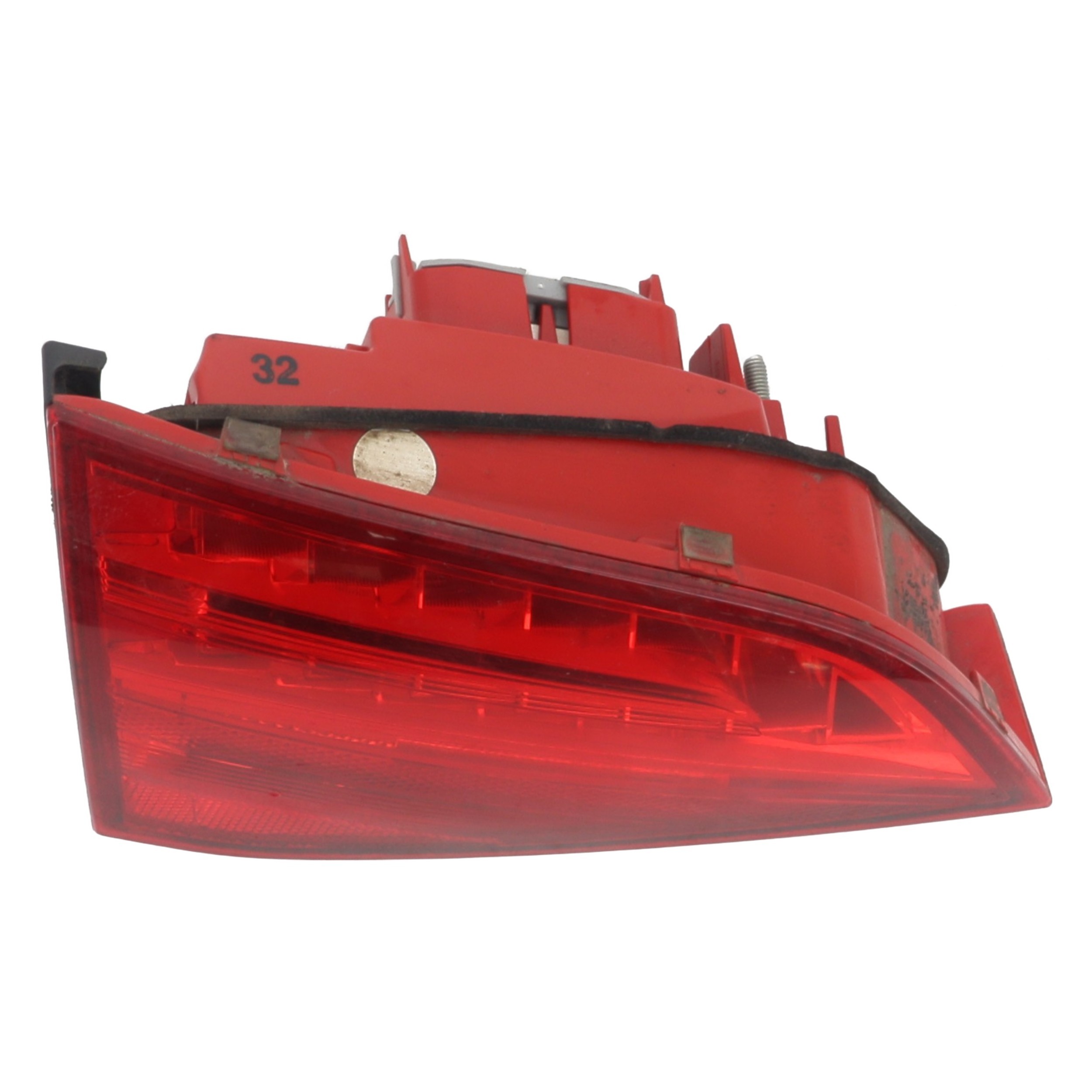 Feu arriere secondaire gauche (feux) pour AUDI A4 3 ALLROAD BREAK Feu arriere secondaire gauche (feux) pour AUDI A4 3 ALLROAD BREAK