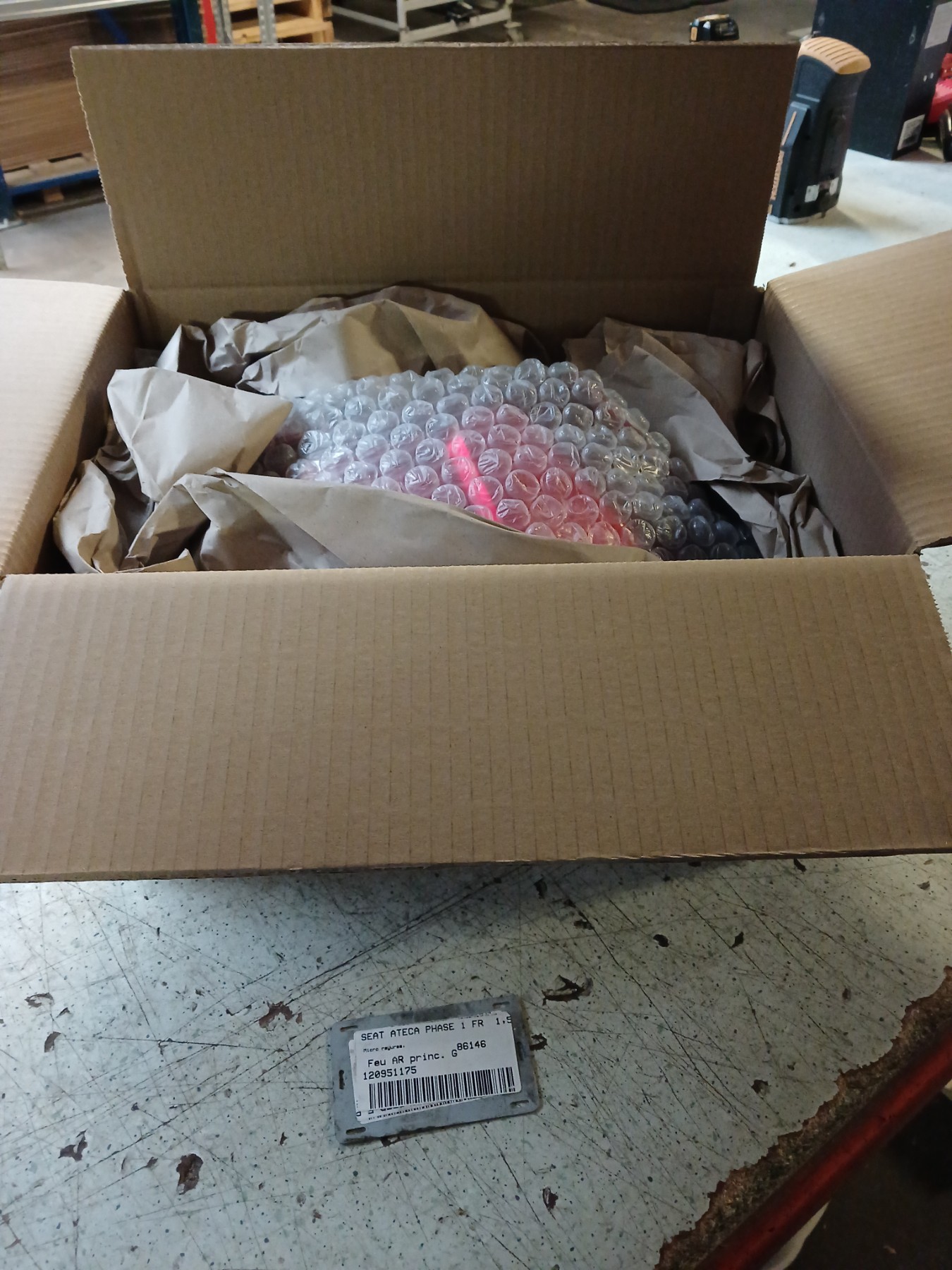 Feu arriere principal gauche (feux) pour SEAT ATECA PHASE 1 Feu arriere principal gauche (feux) pour SEAT ATECA PHASE 1