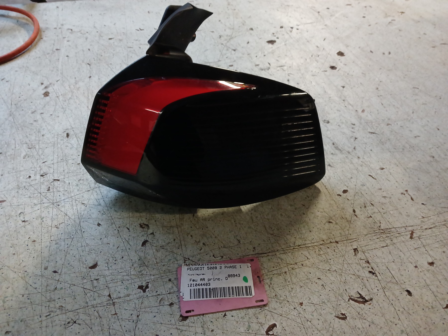 Feu arriere principal droit (feux) pour PEUGEOT 5008 2 PHASE 1 Feu arriere principal droit (feux) pour PEUGEOT 5008 2 PHASE 1