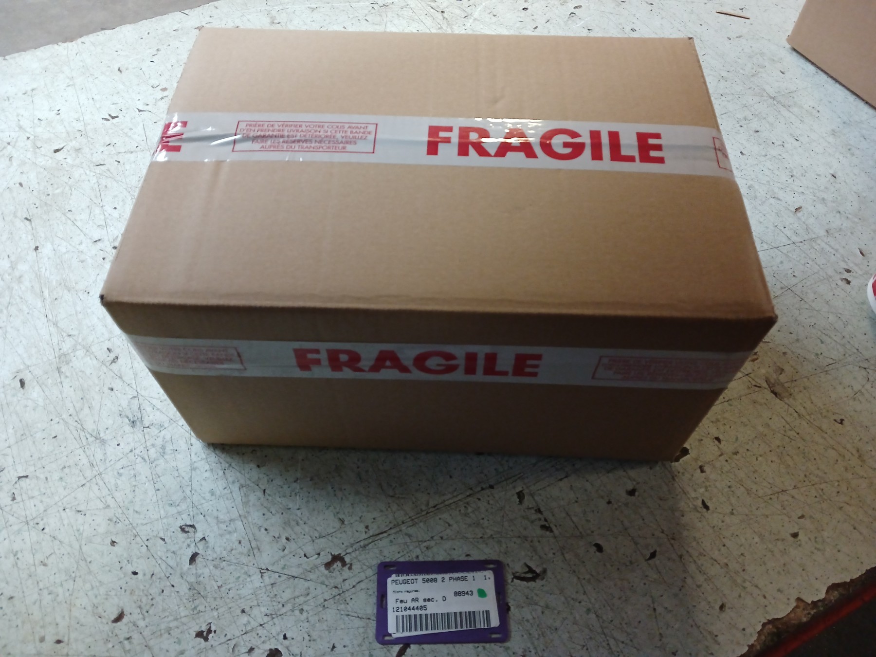 Feu arriere secondaire droit (feux) pour PEUGEOT 5008 2 PHASE 1 Feu arriere secondaire droit (feux) pour PEUGEOT 5008 2 PHASE 1
