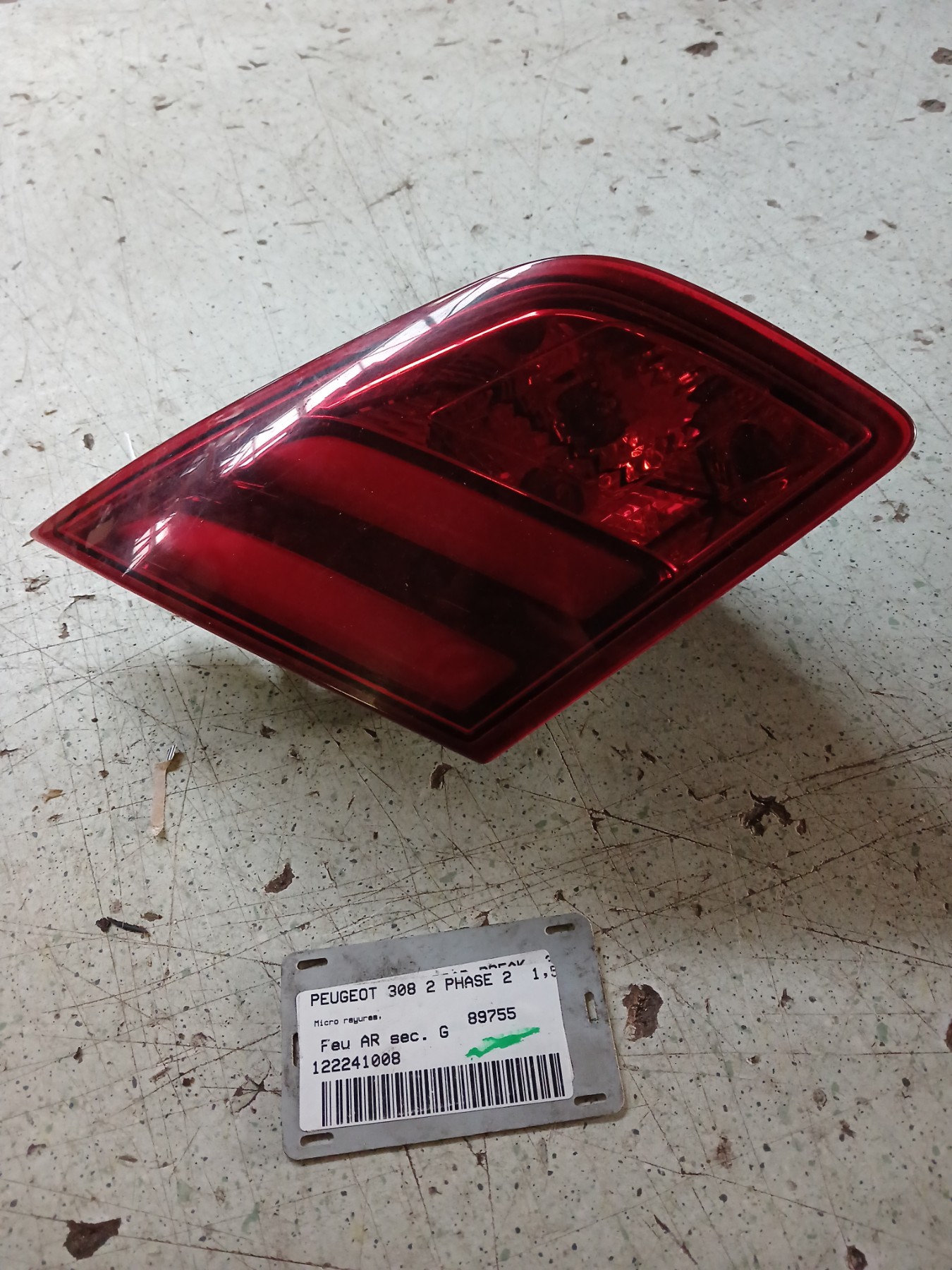 Feu arriere secondaire gauche (feux) pour PEUGEOT 308 2 PHASE 2 Feu arriere secondaire gauche (feux) pour PEUGEOT 308 2 PHASE 2