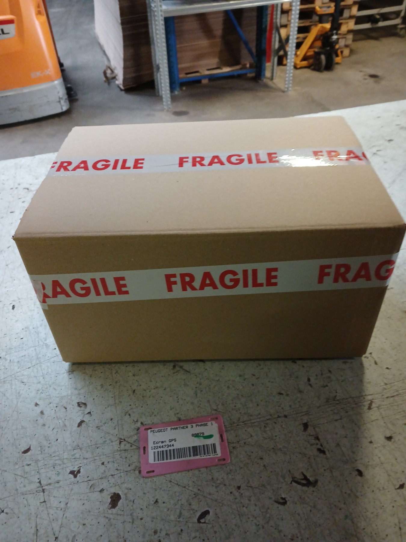 Ecran GPS pour PEUGEOT PARTNER 3 PHASE 1 Ecran GPS pour PEUGEOT PARTNER 3 PHASE 1