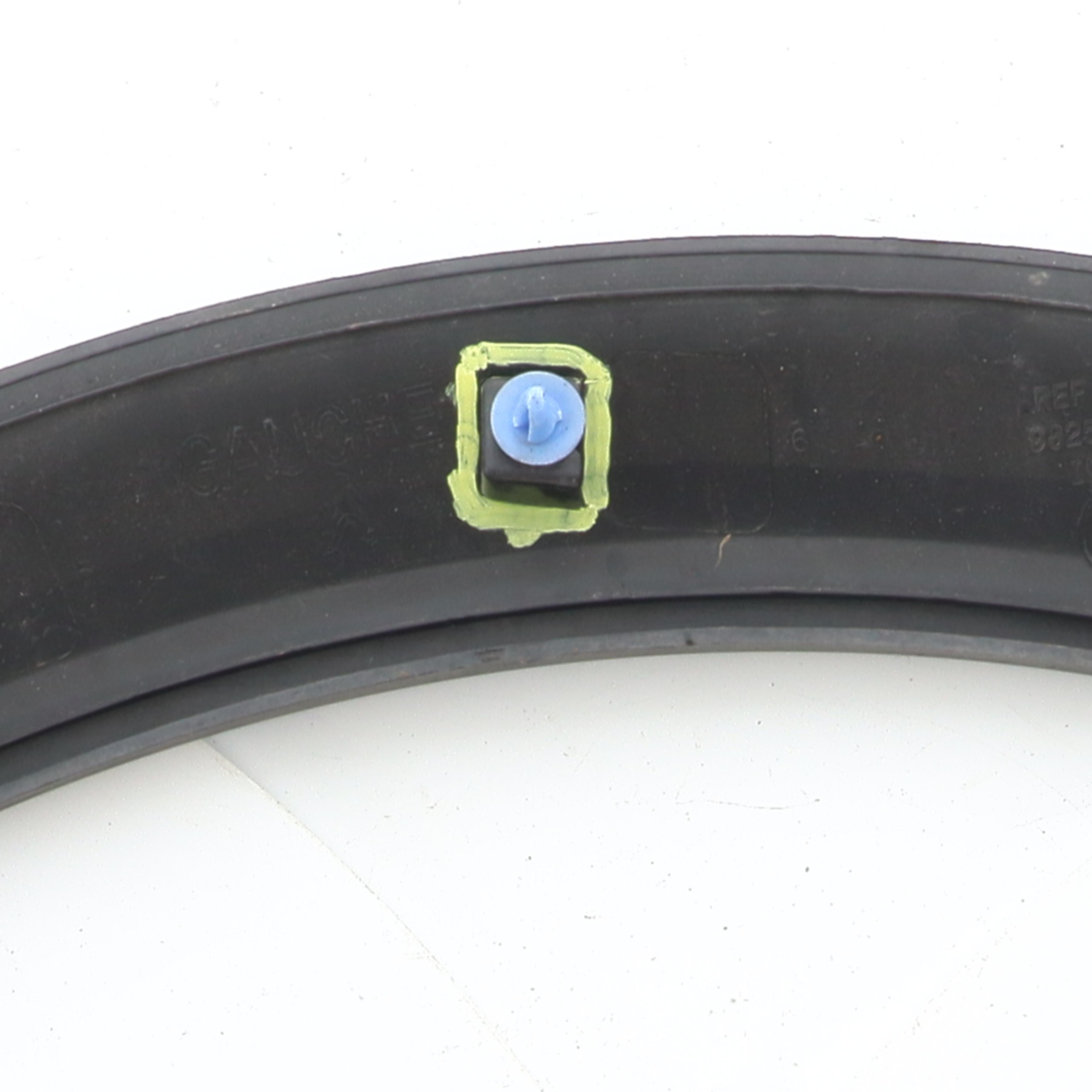 Extension d'aile avant gauche pour PEUGEOT 2008 2 Extension d'aile avant gauche pour PEUGEOT 2008 2