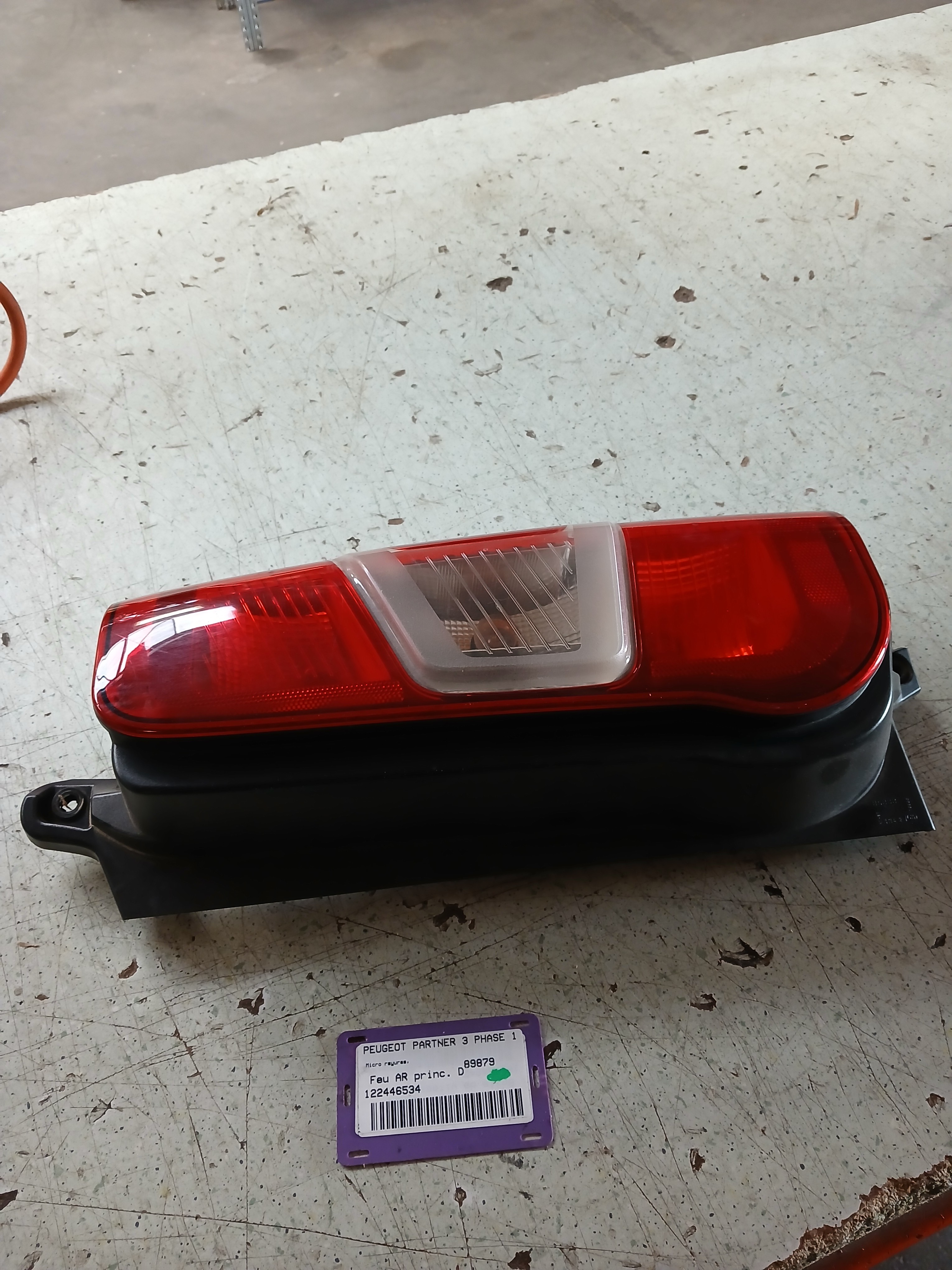 Feu arriere principal droit (feux) pour PEUGEOT PARTNER 3 PHASE 1 Feu arriere principal droit (feux) pour PEUGEOT PARTNER 3 PHASE 1