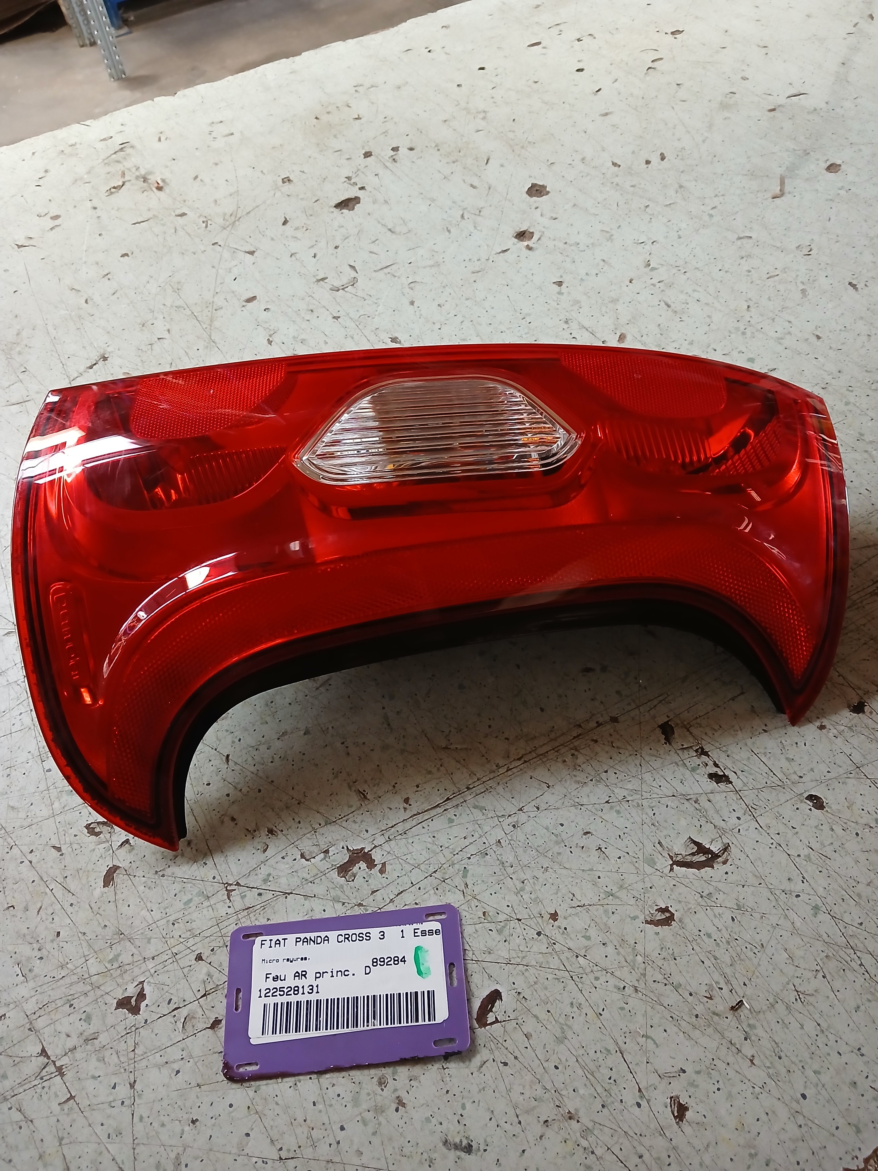 Feu arriere principal droit (feux) pour FIAT PANDA CROSS 3 Feu arriere principal droit (feux) pour FIAT PANDA CROSS 3