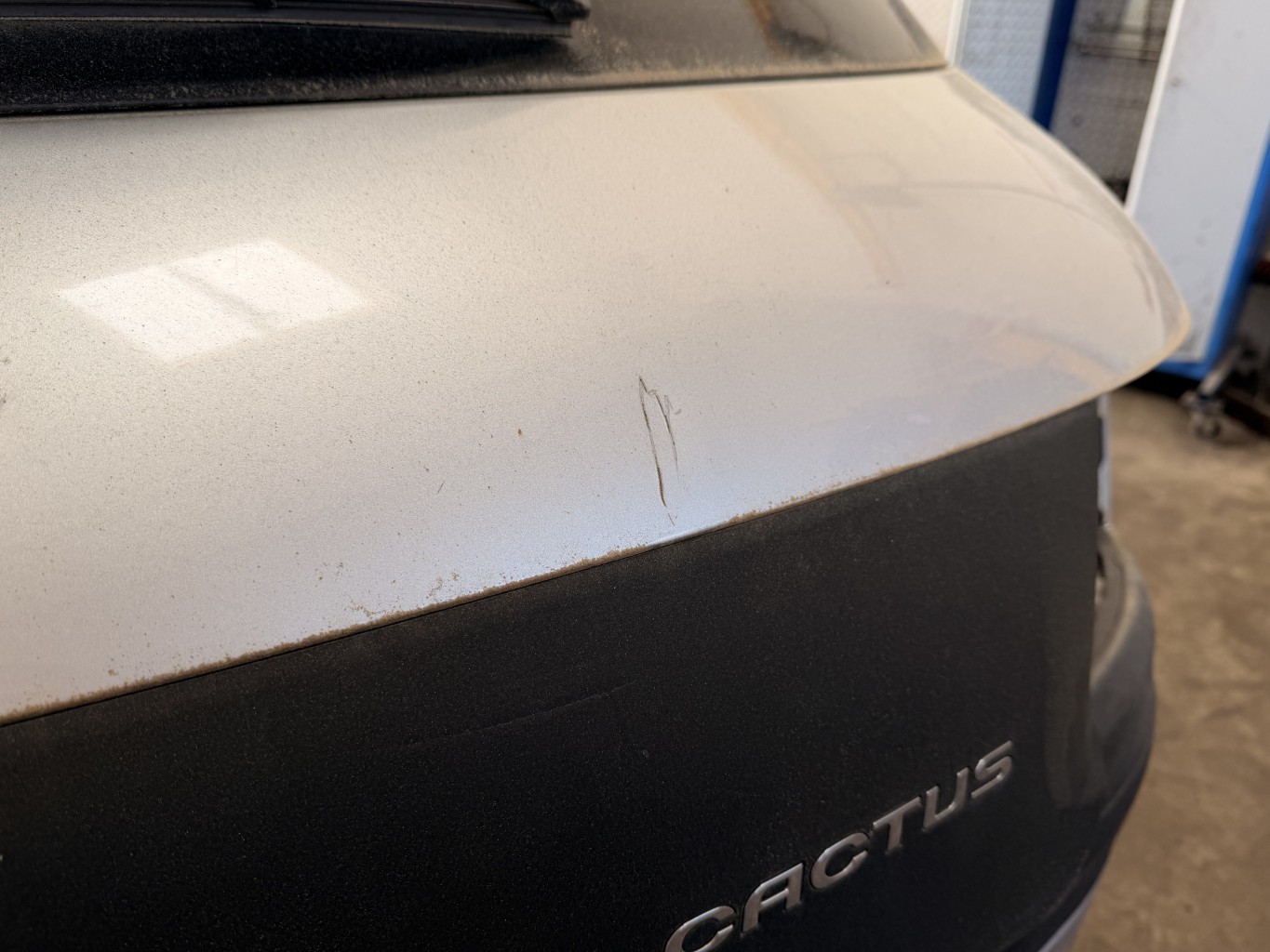 Malle/Hayon arriere pour CITROEN C4 CACTUS Malle/Hayon arriere pour CITROEN C4 CACTUS