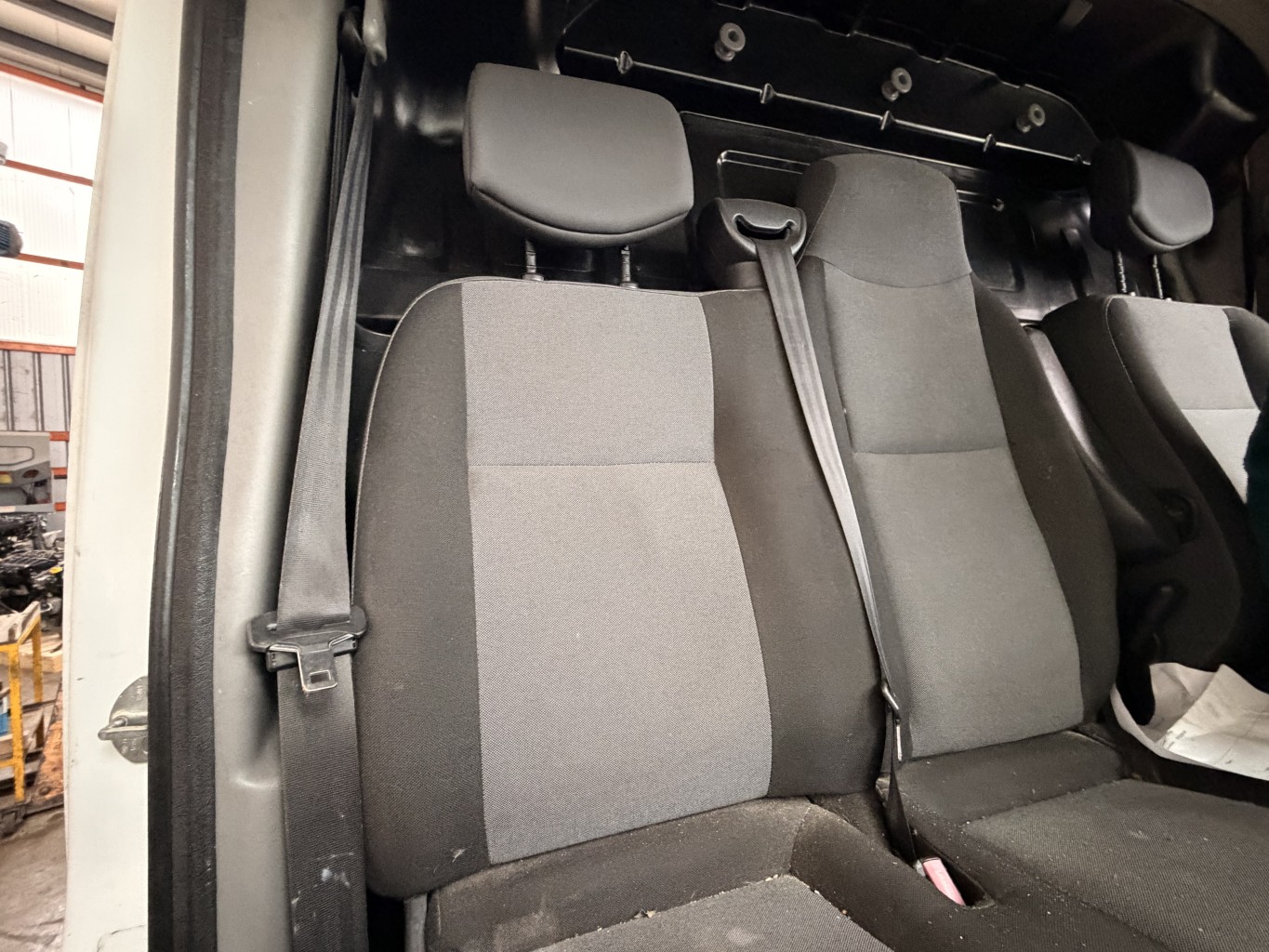 Siege avant droit (banquette double) pour RENAULT MASTER 3 PHASE 2 Siege avant droit (banquette double) pour RENAULT MASTER 3 PHASE 2