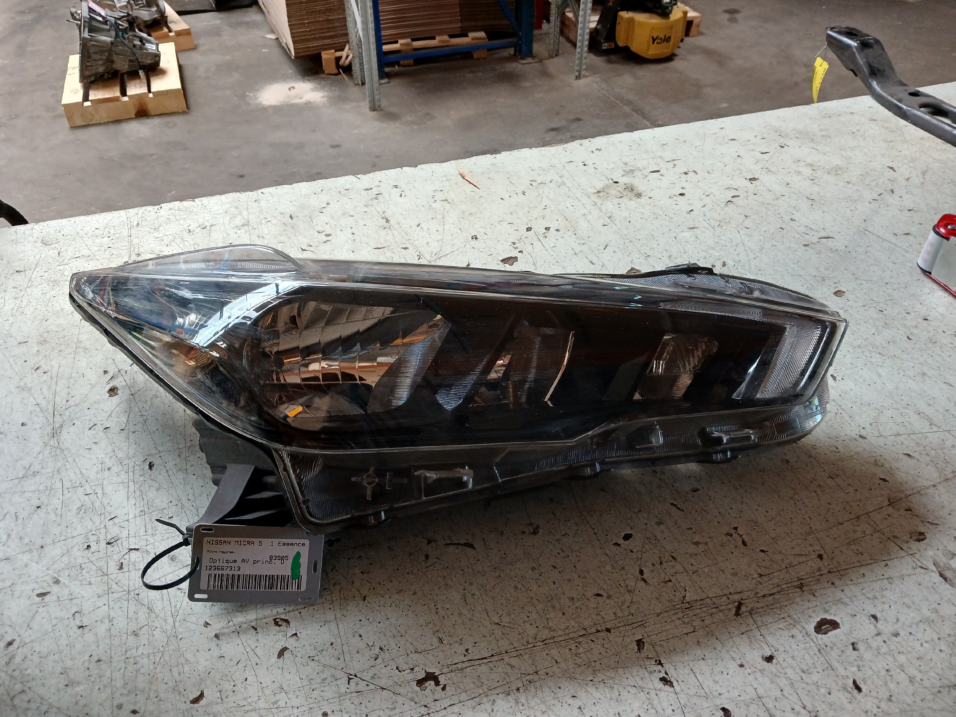 Optique avant principal droit (feux)(phare) pour NISSAN MICRA 5 Optique avant principal droit (feux)(phare) pour NISSAN MICRA 5