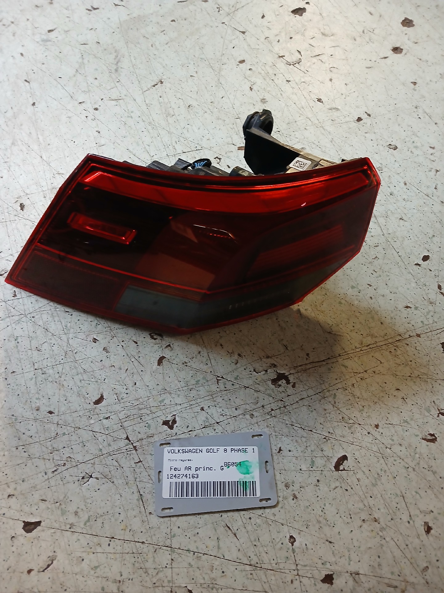 Feu arriere principal gauche (feux) pour VOLKSWAGEN GOLF 8 PHASE 1 Feu arriere principal gauche (feux) pour VOLKSWAGEN GOLF 8 PHASE 1