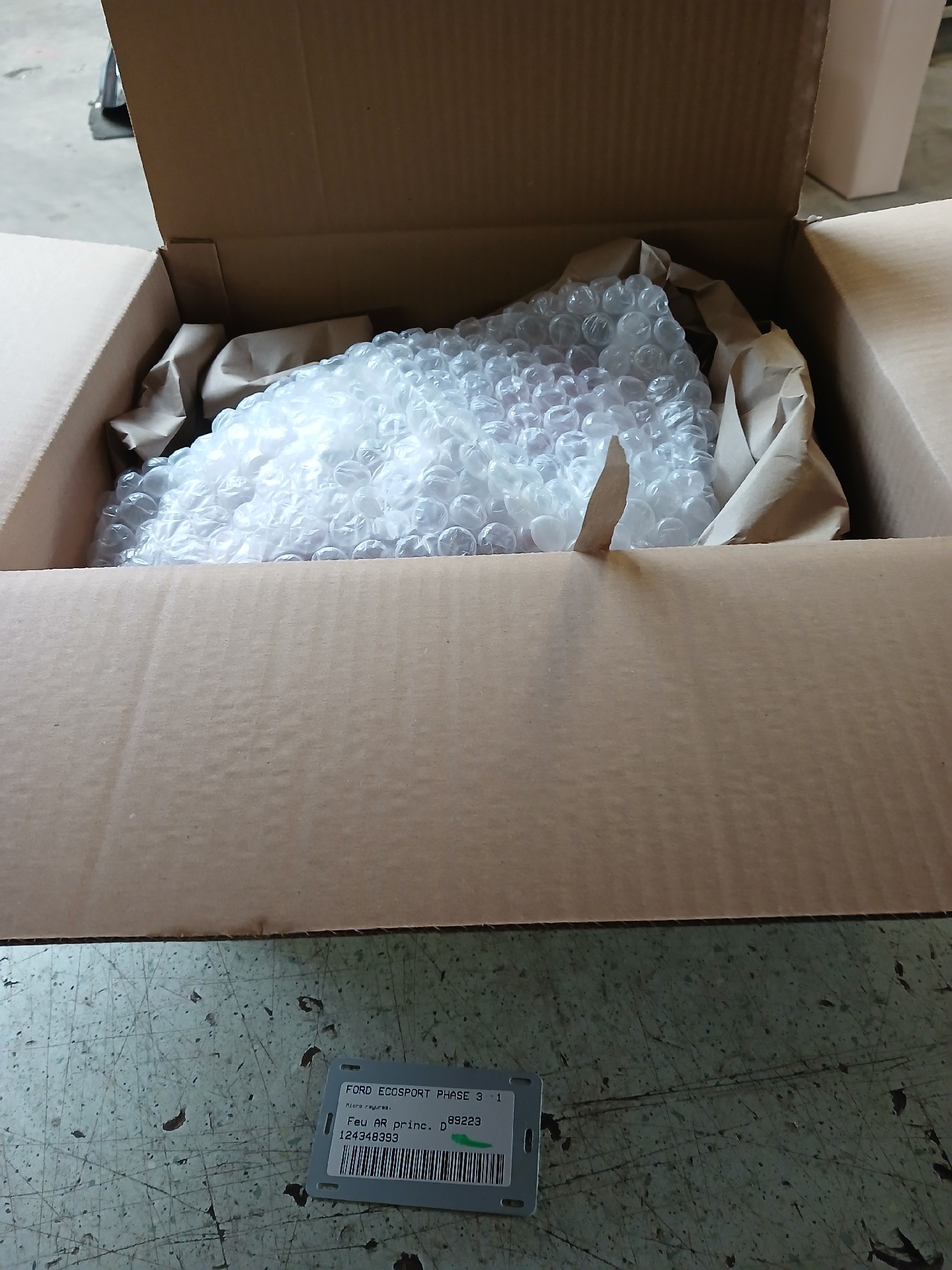Feu arriere principal droit (feux) pour FORD ECOSPORT PHASE 3 Feu arriere principal droit (feux) pour FORD ECOSPORT PHASE 3