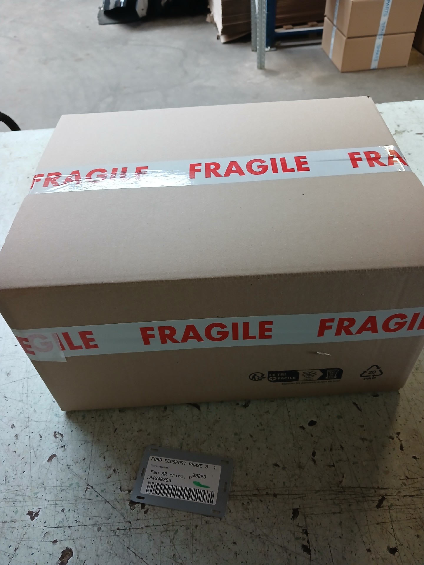Feu arriere principal droit (feux) pour FORD ECOSPORT PHASE 3 Feu arriere principal droit (feux) pour FORD ECOSPORT PHASE 3