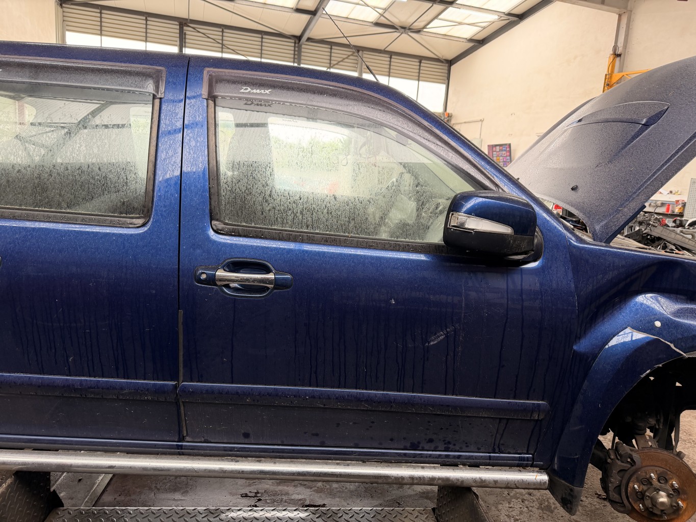 Porte avant droit pour ISUZU D-MAX 1 PHASE 2 Porte avant droit pour ISUZU D-MAX 1 PHASE 2