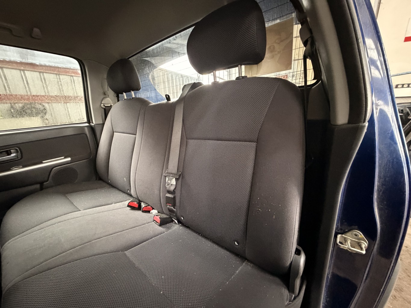 Banquette arriere (KIT DERIV VP) pour ISUZU D-MAX 1 PHASE 2 Banquette arriere (KIT DERIV VP) pour ISUZU D-MAX 1 PHASE 2