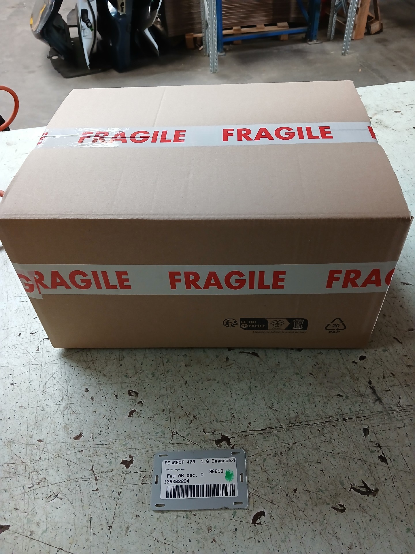 Feu arriere secondaire gauche (feux) pour PEUGEOT 408 Feu arriere secondaire gauche (feux) pour PEUGEOT 408