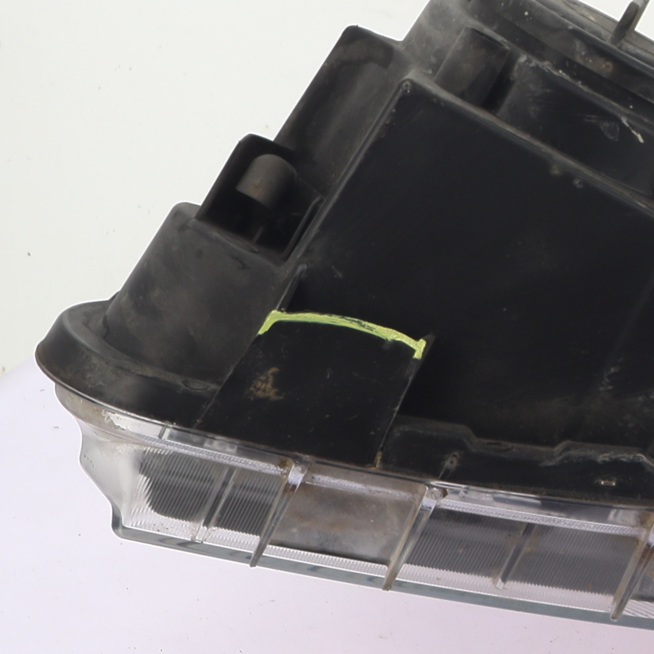 Optique avant principal droit (feux)(phare) pour MERCEDES SPRINTER 2 PHASE 2 Optique avant principal droit (feux)(phare) pour MERCEDES SPRINTER 2 PHASE 2