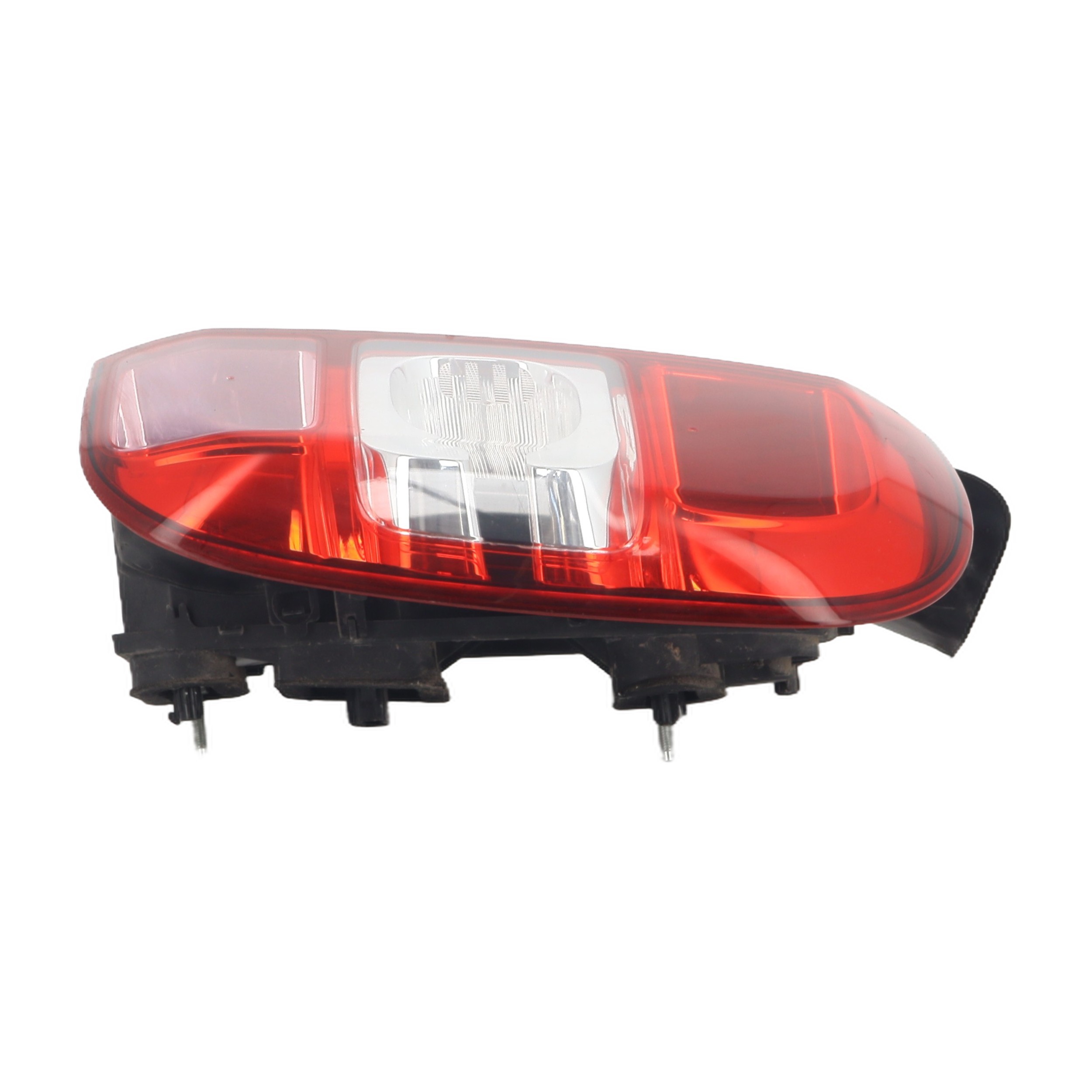 Feu arriere principal droit (feux) pour DACIA DUSTER PHASE 2 Feu arriere principal droit (feux) pour DACIA DUSTER PHASE 2