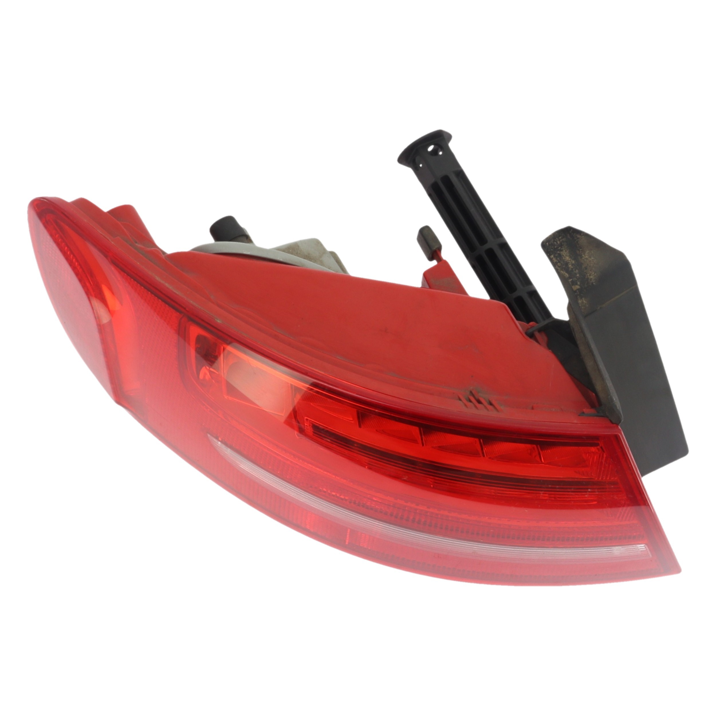 Feu arriere principal gauche (feux) pour AUDI A4 3 AVANT PHASE 1 BREAK Feu arriere principal gauche (feux) pour AUDI A4 3 AVANT PHASE 1 BREAK