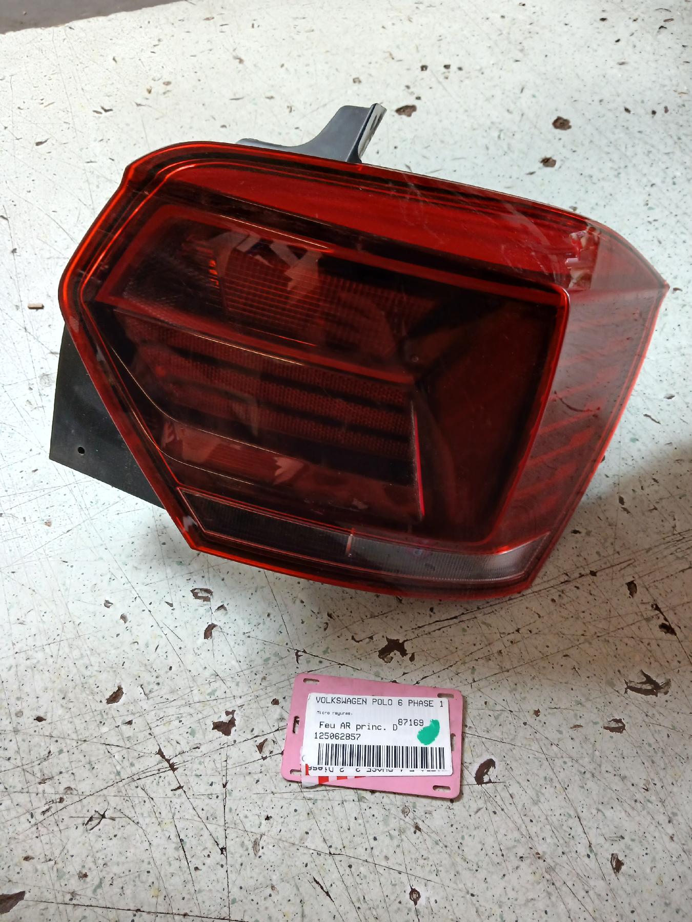 Feu arriere principal droit (feux) pour VOLKSWAGEN POLO 6 PHASE 1 Feu arriere principal droit (feux) pour VOLKSWAGEN POLO 6 PHASE 1