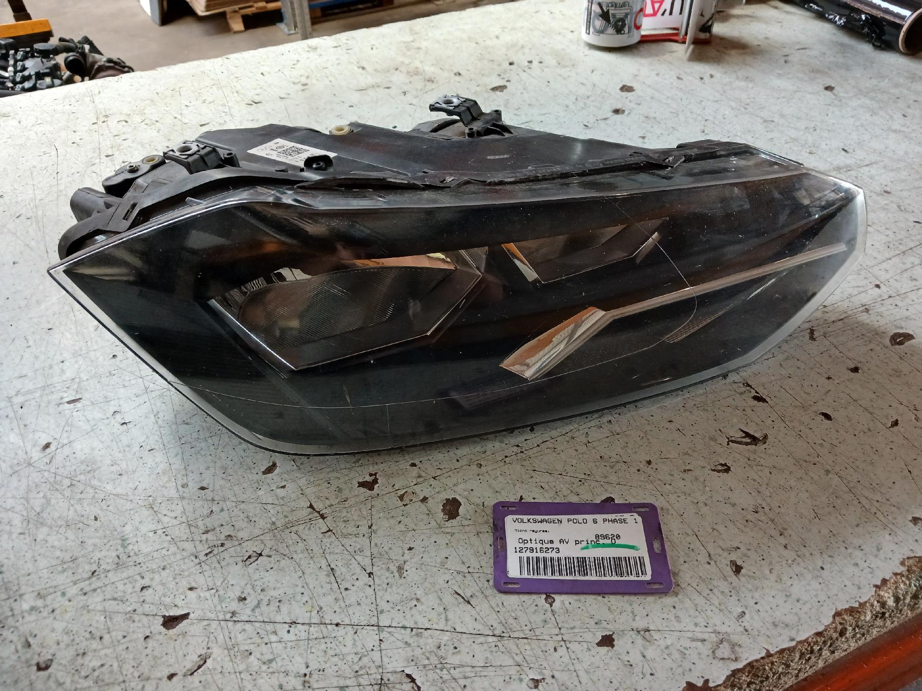 Optique avant principal droit (feux)(phare) pour VOLKSWAGEN POLO 6 PHASE 1 Optique avant principal droit (feux)(phare) pour VOLKSWAGEN POLO 6 PHASE 1