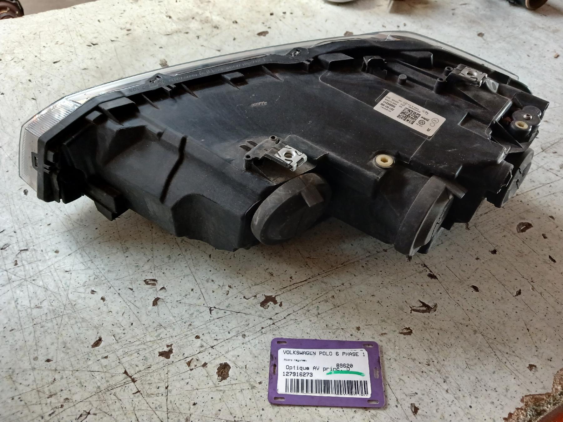 Optique avant principal droit (feux)(phare) pour VOLKSWAGEN POLO 6 PHASE 1 Optique avant principal droit (feux)(phare) pour VOLKSWAGEN POLO 6 PHASE 1