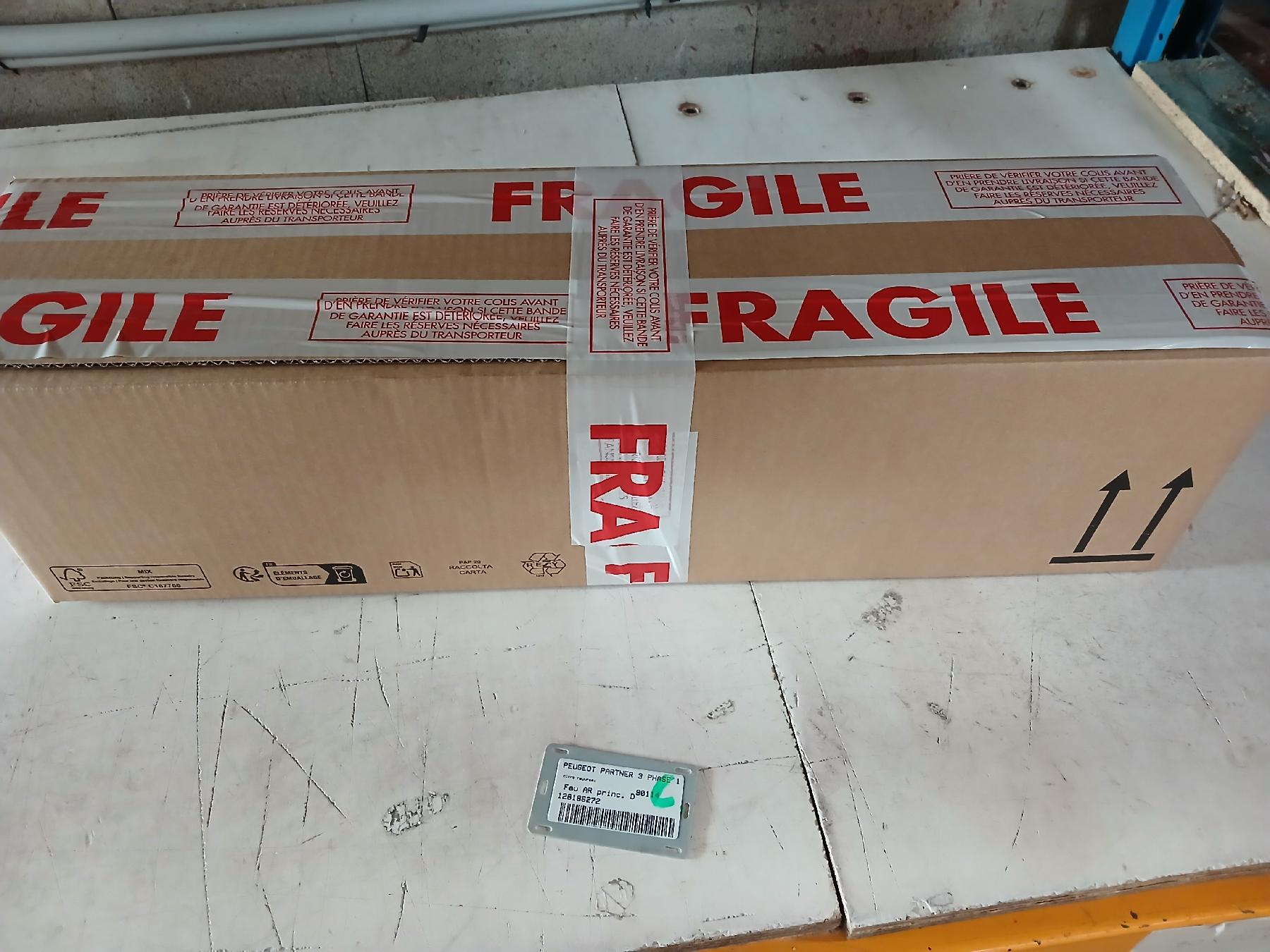 Feu arriere principal droit (feux) pour PEUGEOT PARTNER 3 PHASE 1 Feu arriere principal droit (feux) pour PEUGEOT PARTNER 3 PHASE 1