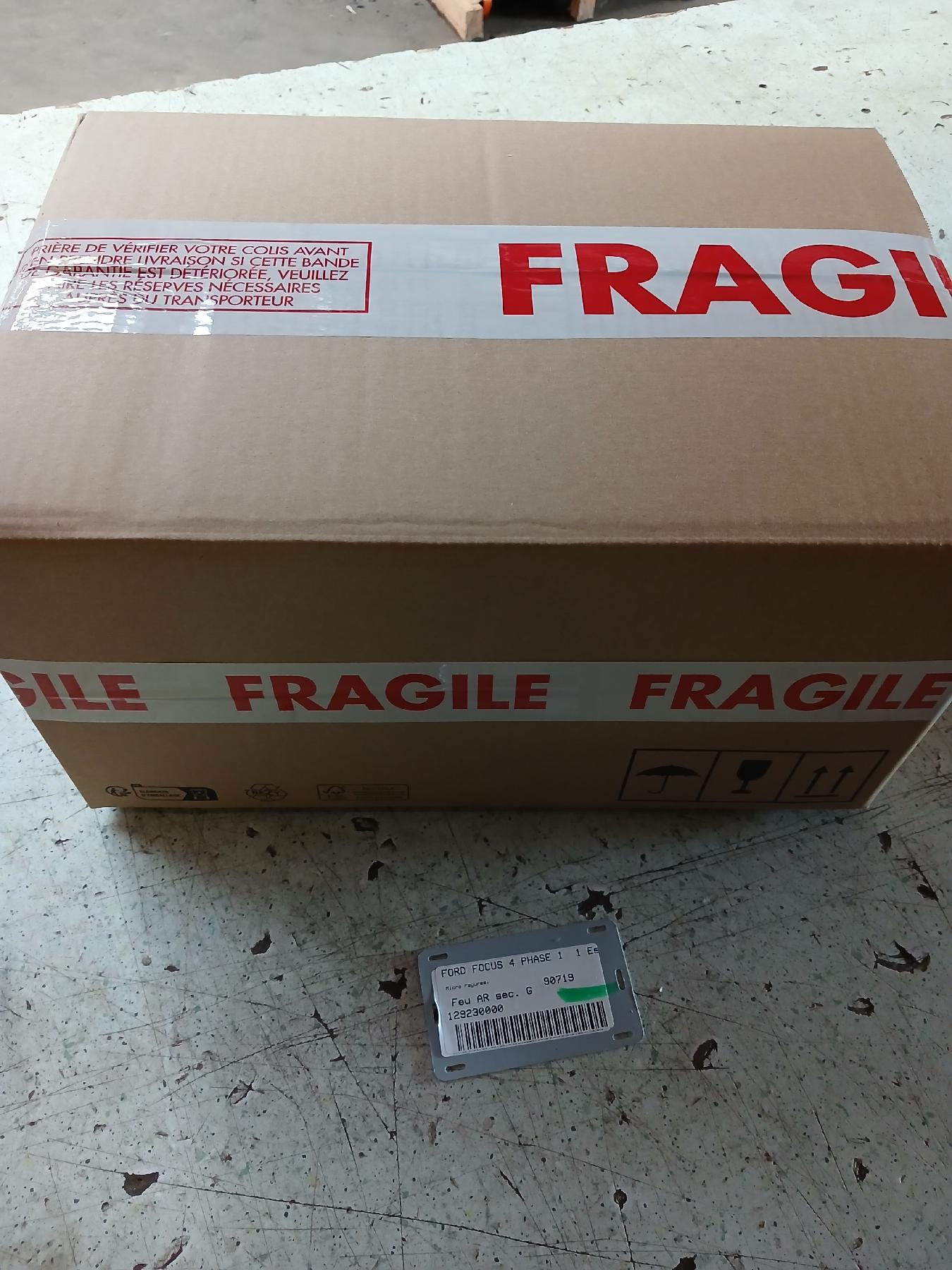 Feu arriere secondaire gauche (feux) pour FORD FOCUS 4 PHASE 1 Feu arriere secondaire gauche (feux) pour FORD FOCUS 4 PHASE 1