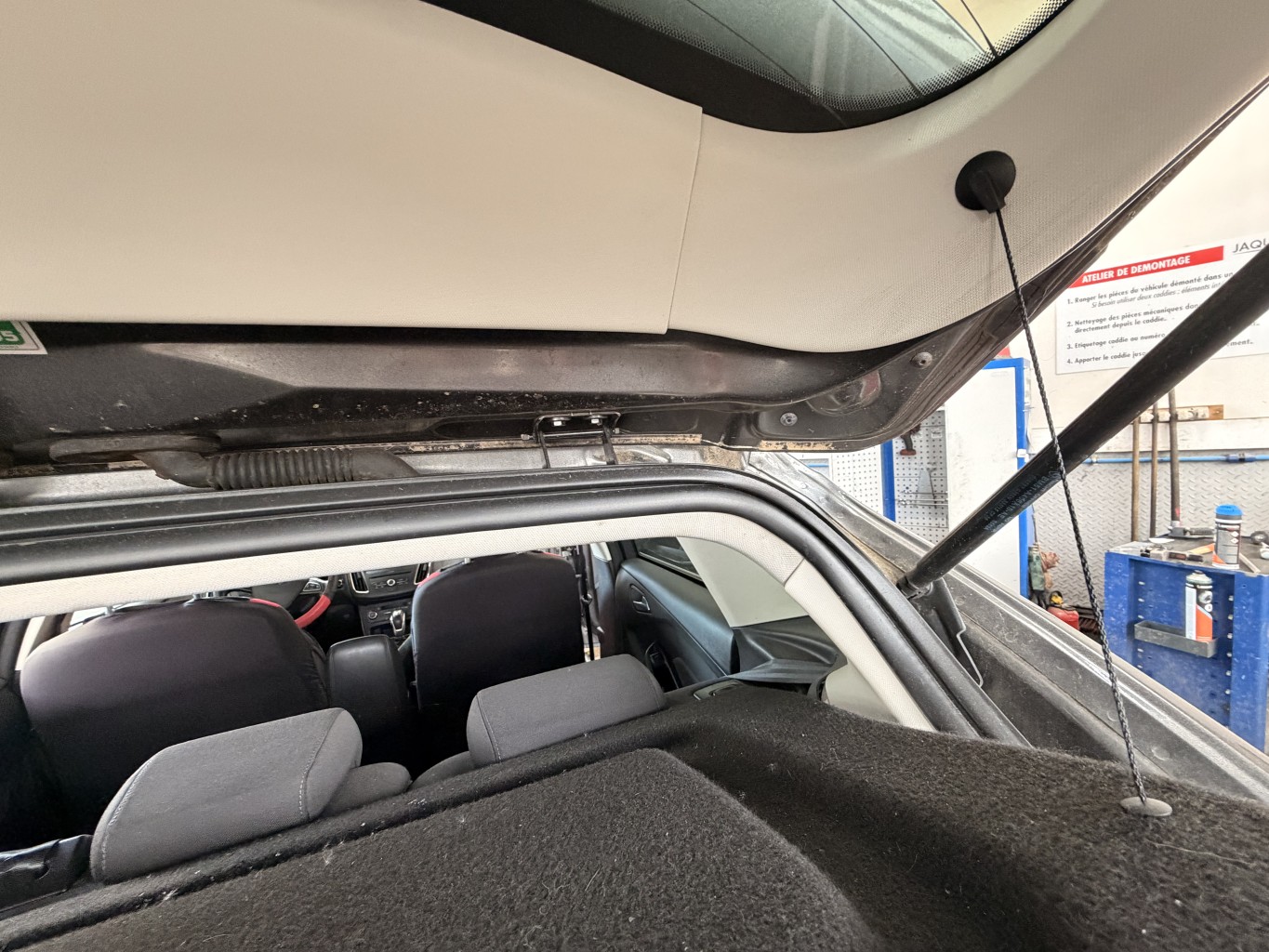 Malle/Hayon arriere pour FORD FOCUS 3 PHASE 2 Malle/Hayon arriere pour FORD FOCUS 3 PHASE 2