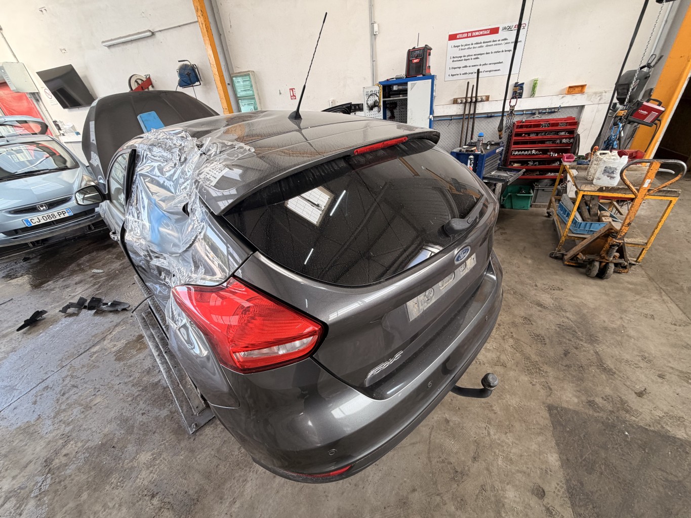 Malle/Hayon arriere pour FORD FOCUS 3 PHASE 2 Malle/Hayon arriere pour FORD FOCUS 3 PHASE 2