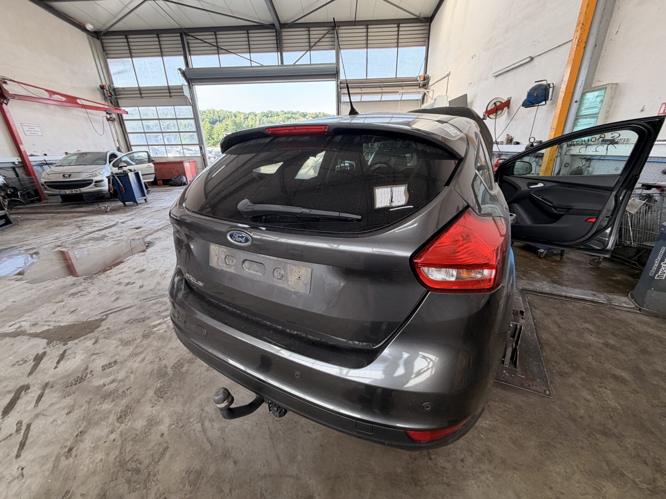 Malle/Hayon arriere pour FORD FOCUS 3 PHASE 2 Malle/Hayon arriere pour FORD FOCUS 3 PHASE 2