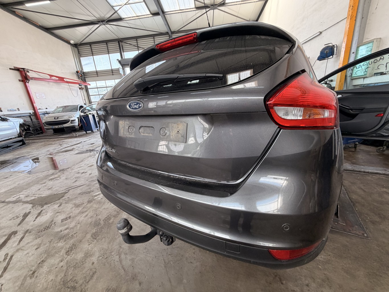Malle/Hayon arriere pour FORD FOCUS 3 PHASE 2 Malle/Hayon arriere pour FORD FOCUS 3 PHASE 2