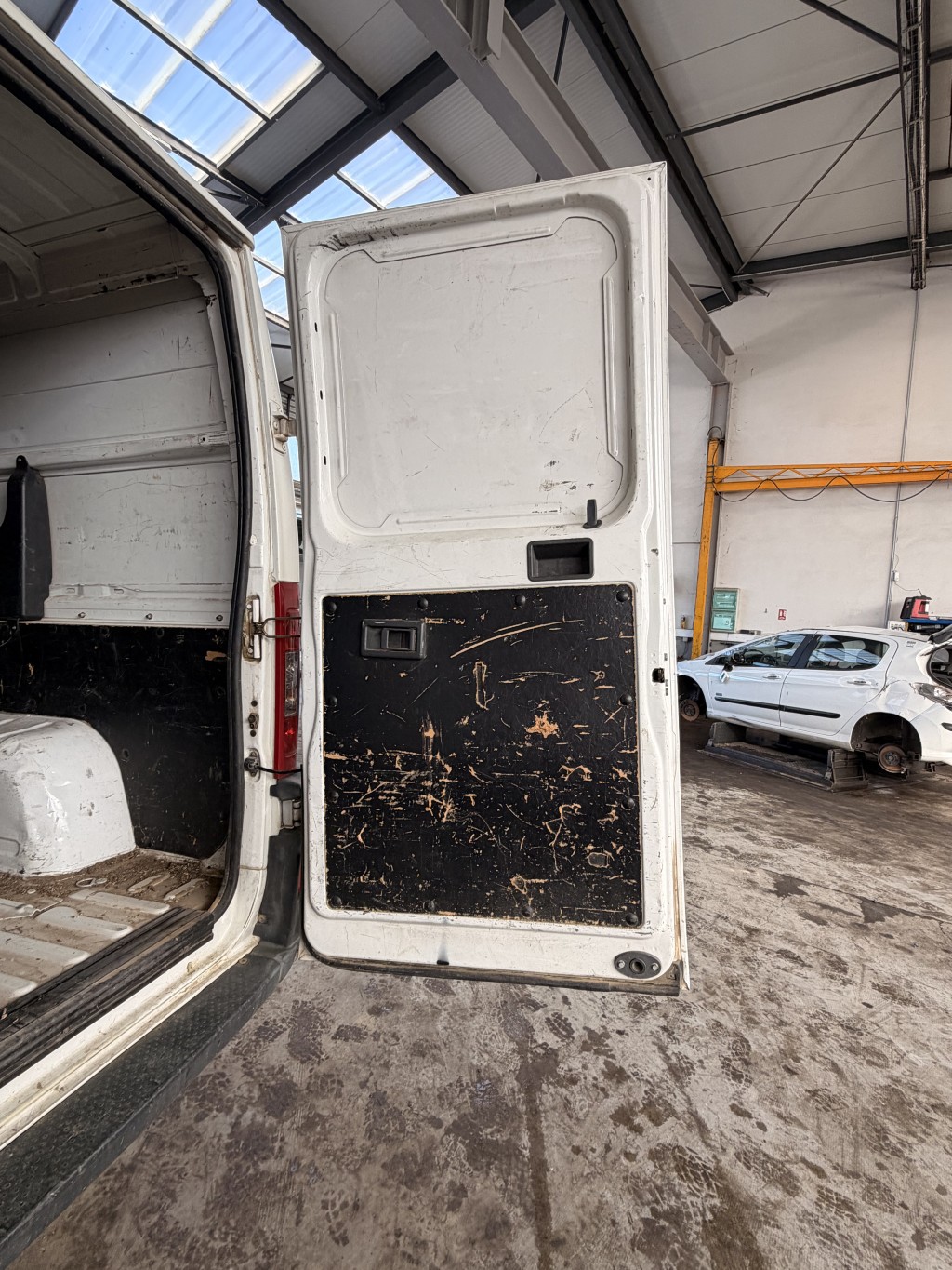 Porte de coffre droit pour CITROEN JUMPER 2 Porte de coffre droit pour CITROEN JUMPER 2