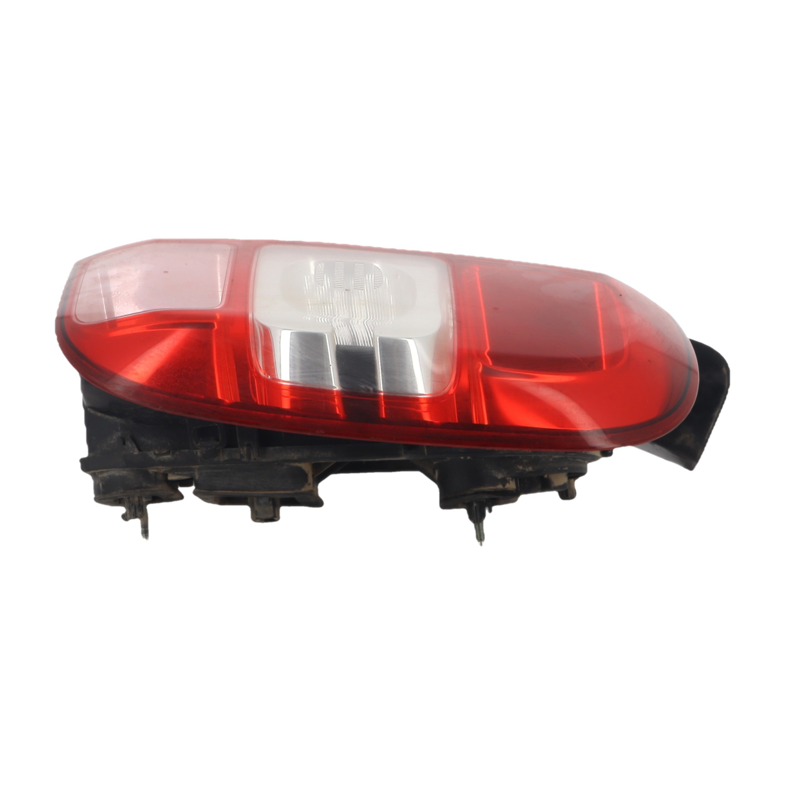 Feu arriere principal droit (feux) pour DACIA DUSTER PHASE 2 Feu arriere principal droit (feux) pour DACIA DUSTER PHASE 2