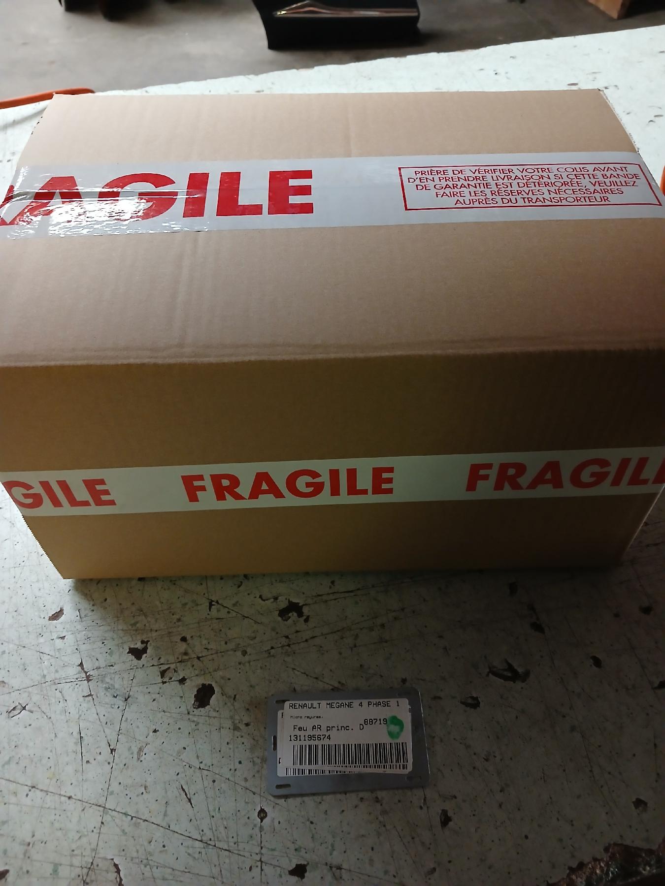 Feu arriere principal droit (feux) pour RENAULT MEGANE 4 PHASE 1 Feu arriere principal droit (feux) pour RENAULT MEGANE 4 PHASE 1