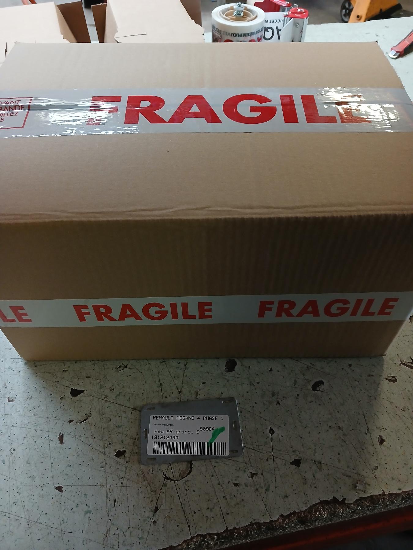 Feu arriere principal droit (feux) pour RENAULT MEGANE 4 PHASE 1 Feu arriere principal droit (feux) pour RENAULT MEGANE 4 PHASE 1