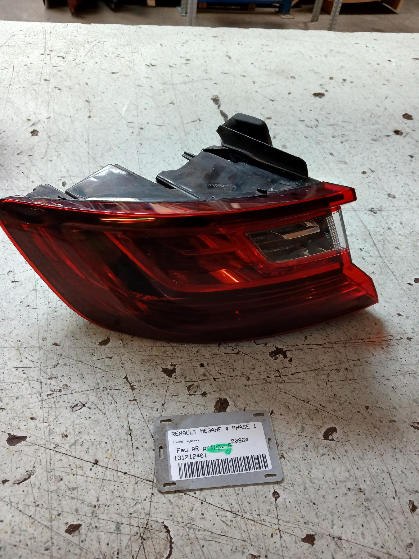 Feu arriere principal gauche (feux) pour RENAULT MEGANE 4 PHASE 1 Feu arriere principal gauche (feux) pour RENAULT MEGANE 4 PHASE 1