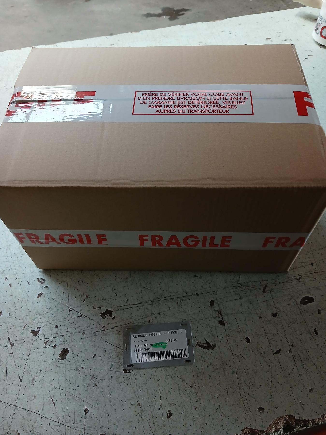 Feu arriere principal gauche (feux) pour RENAULT MEGANE 4 PHASE 1 Feu arriere principal gauche (feux) pour RENAULT MEGANE 4 PHASE 1