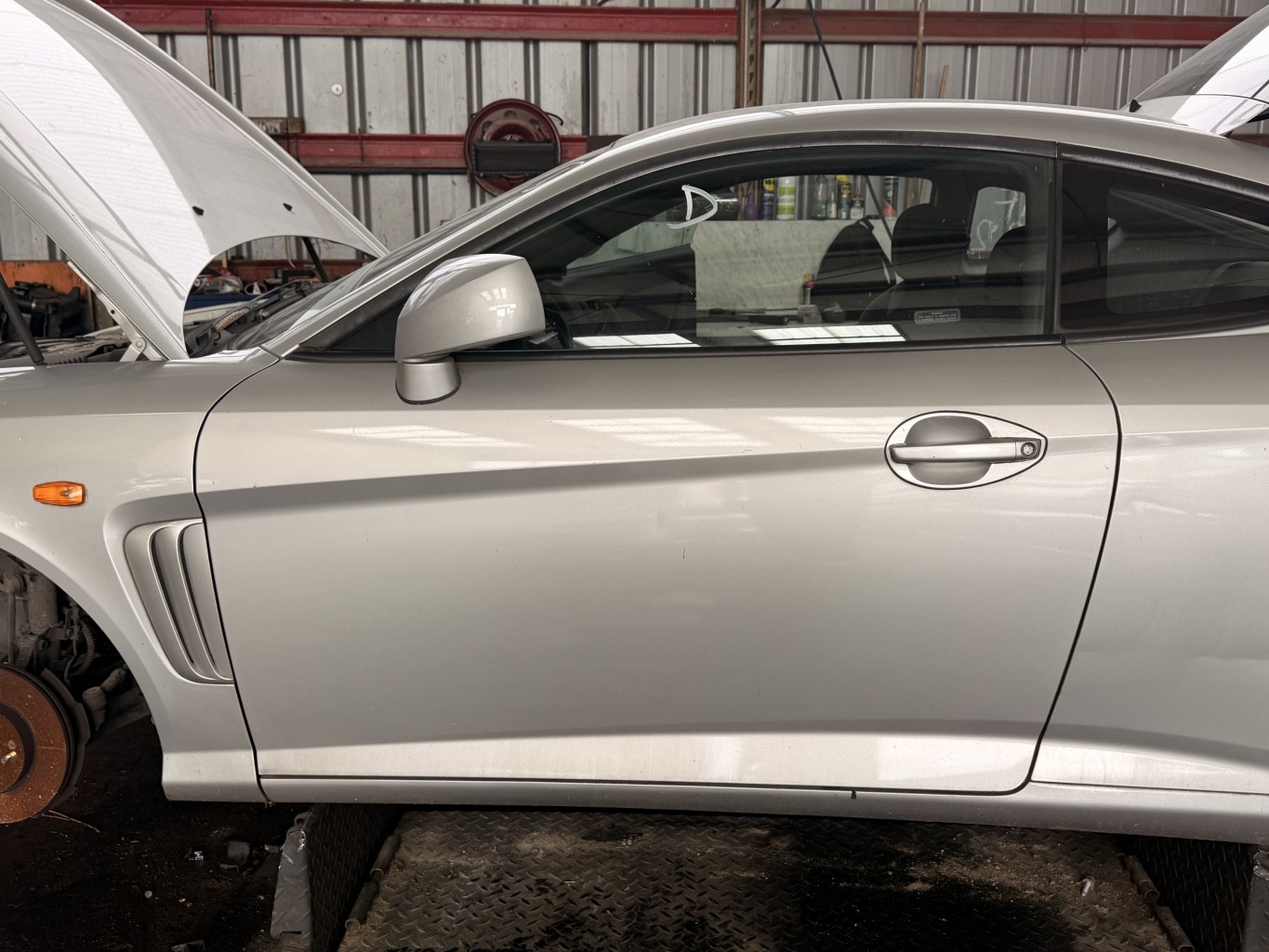 Porte avant gauche pour HYUNDAI COUPE 2 PHASE 1 Porte avant gauche pour HYUNDAI COUPE 2 PHASE 1