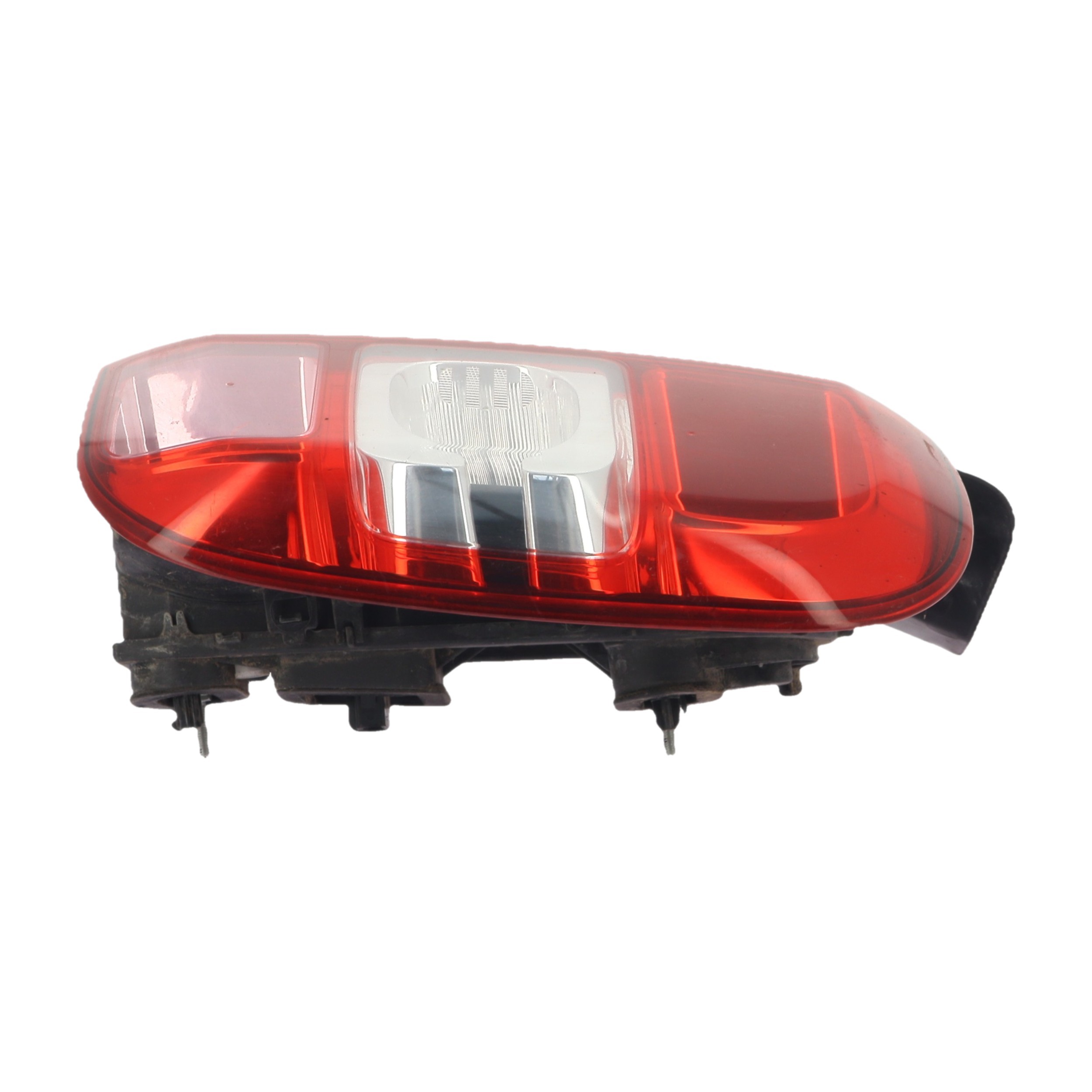 Feu arriere principal droit (feux) pour DACIA DUSTER PHASE 2 Feu arriere principal droit (feux) pour DACIA DUSTER PHASE 2