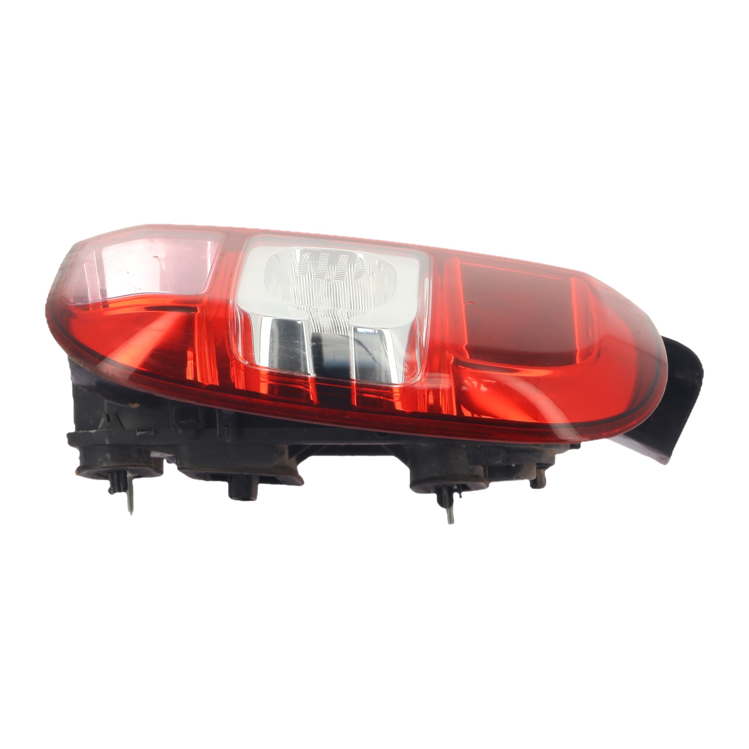 Feu arriere principal droit (feux) pour DACIA DUSTER PHASE 2 Feu arriere principal droit (feux) pour DACIA DUSTER PHASE 2