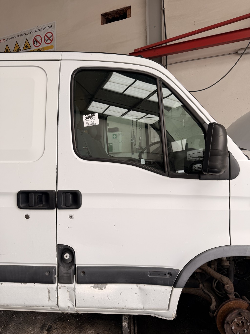 Porte avant droit pour RENAULT MASTER 2 PHASE 1 Porte avant droit pour RENAULT MASTER 2 PHASE 1