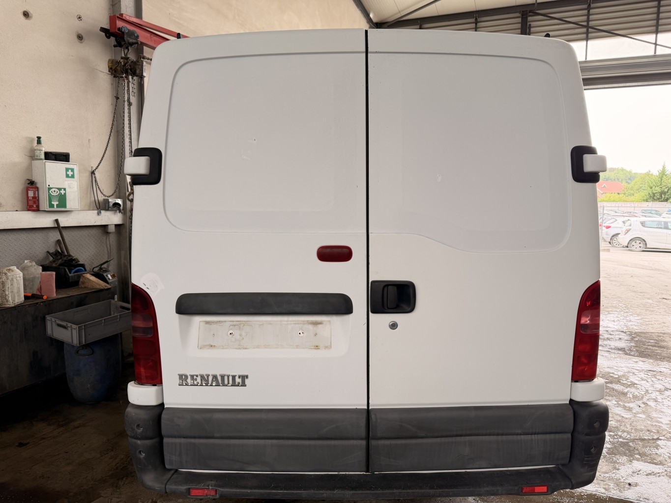 Porte de coffre gauche pour RENAULT MASTER 2 PHASE 1 Porte de coffre gauche pour RENAULT MASTER 2 PHASE 1