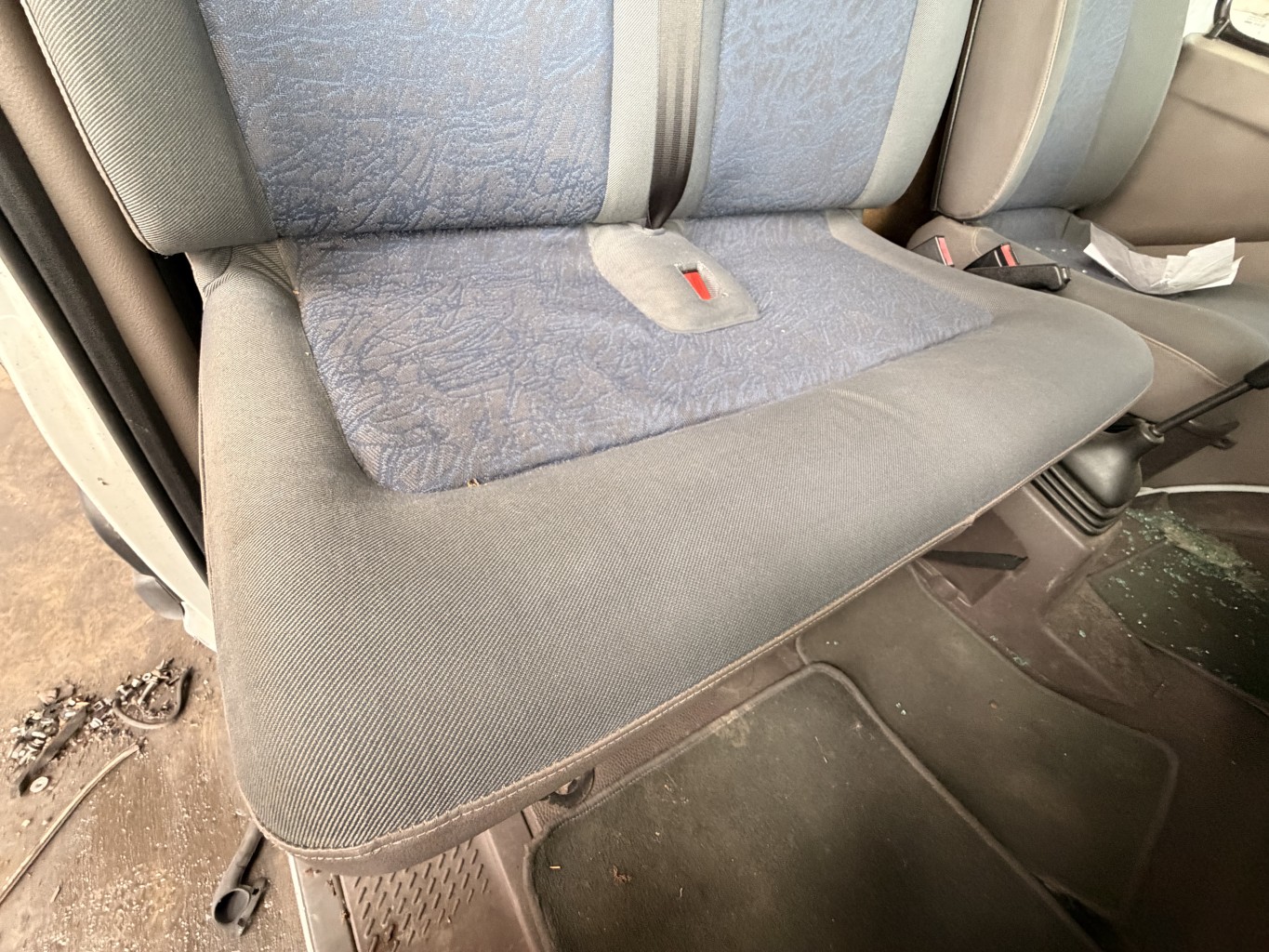 Siege avant droit (banquette double) pour RENAULT MASTER 2 PHASE 1 Siege avant droit (banquette double) pour RENAULT MASTER 2 PHASE 1