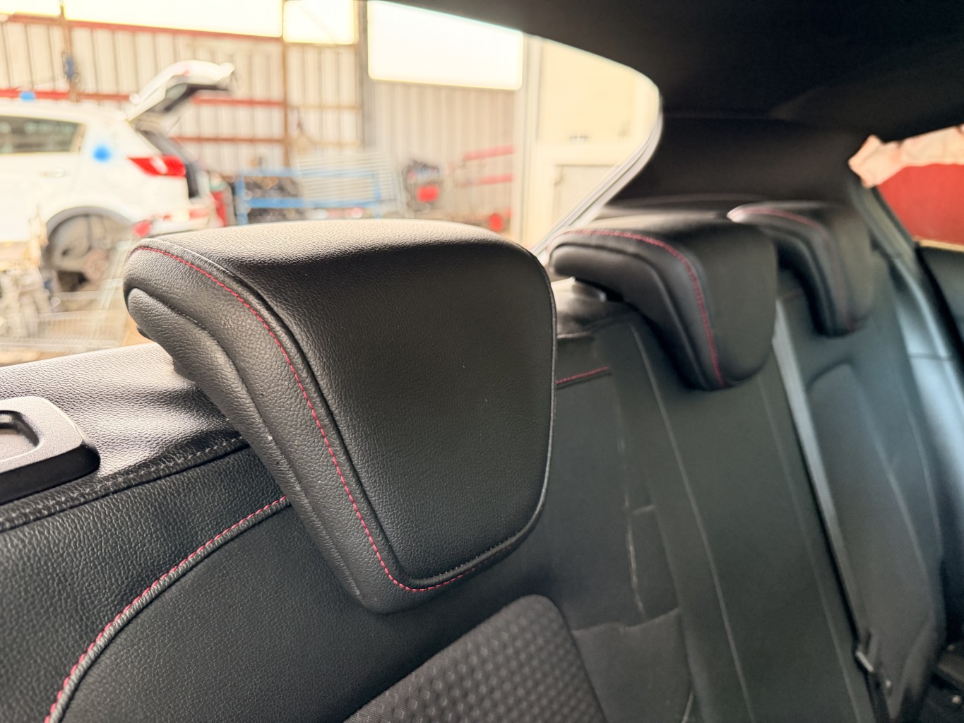 Appui tete arriere pour FORD FOCUS 4 PHASE 1 Appui tete arriere pour FORD FOCUS 4 PHASE 1