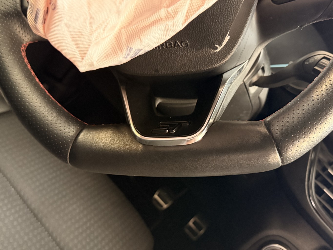Volant pour FORD FOCUS 4 PHASE 1 Volant pour FORD FOCUS 4 PHASE 1