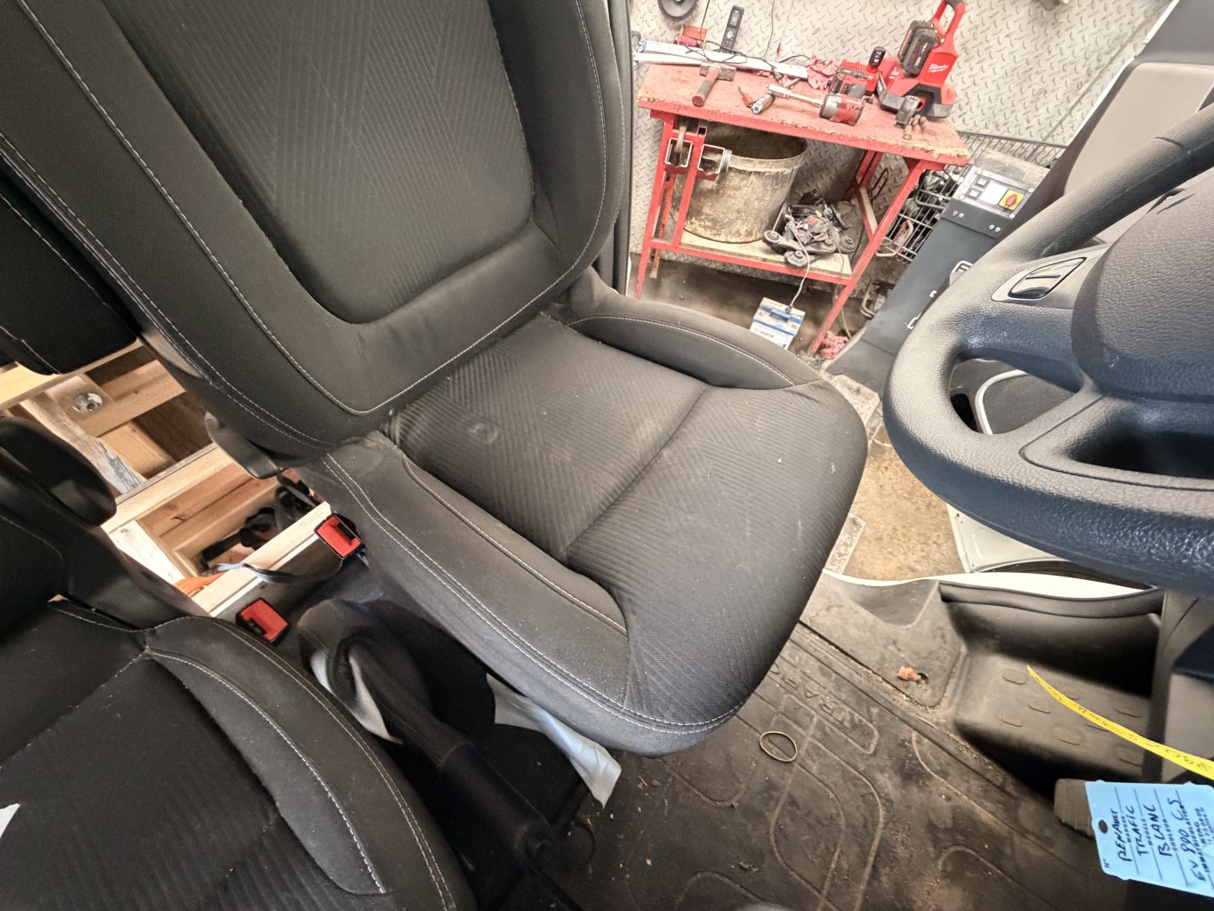 Siege avant gauche pour RENAULT TRAFIC 3 COURT PHASE 1 Siege avant gauche pour RENAULT TRAFIC 3 COURT PHASE 1