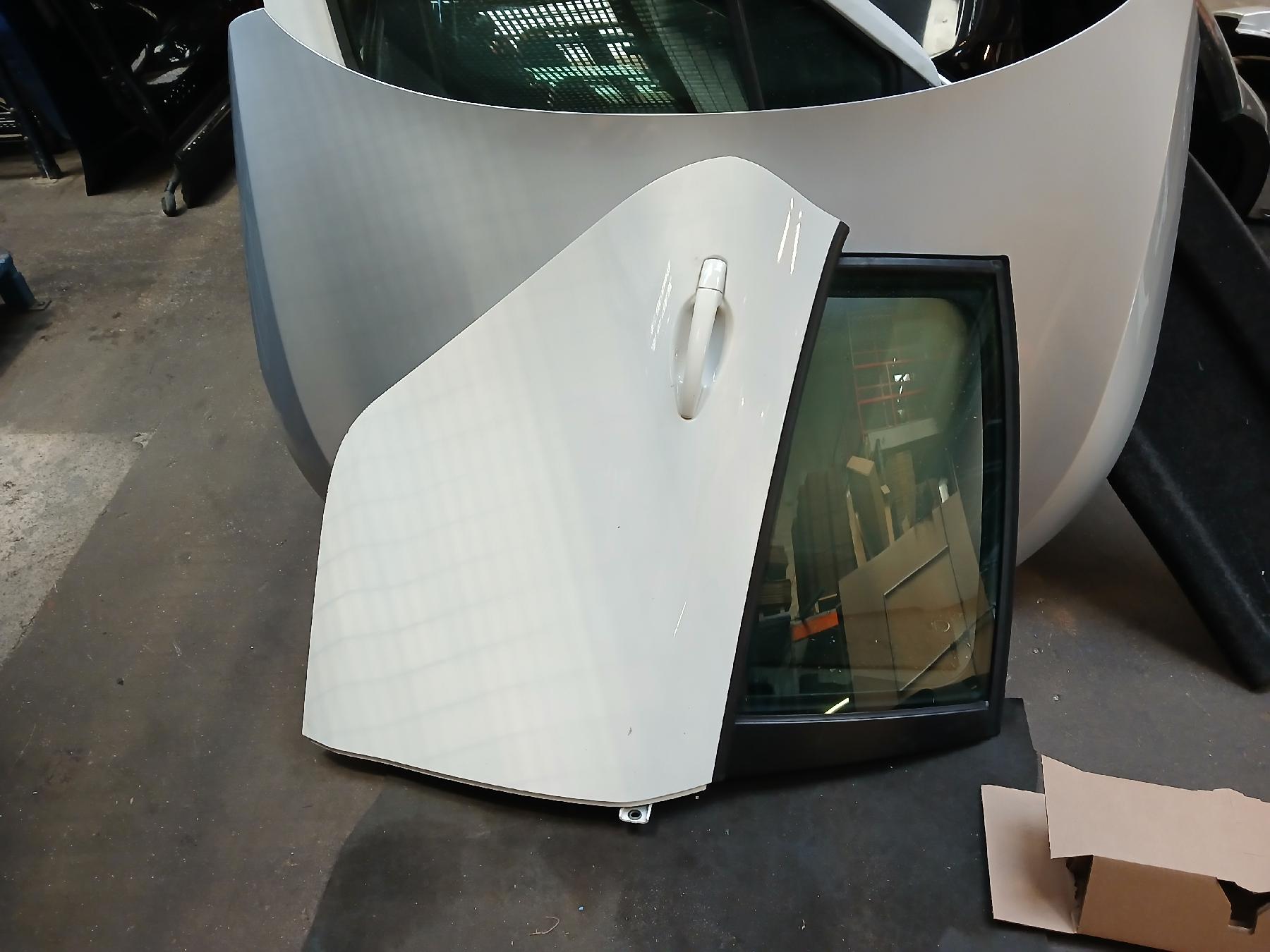 Porte arriere droit pour PEUGEOT 208 1 PHASE 2 Porte arriere droit pour PEUGEOT 208 1 PHASE 2