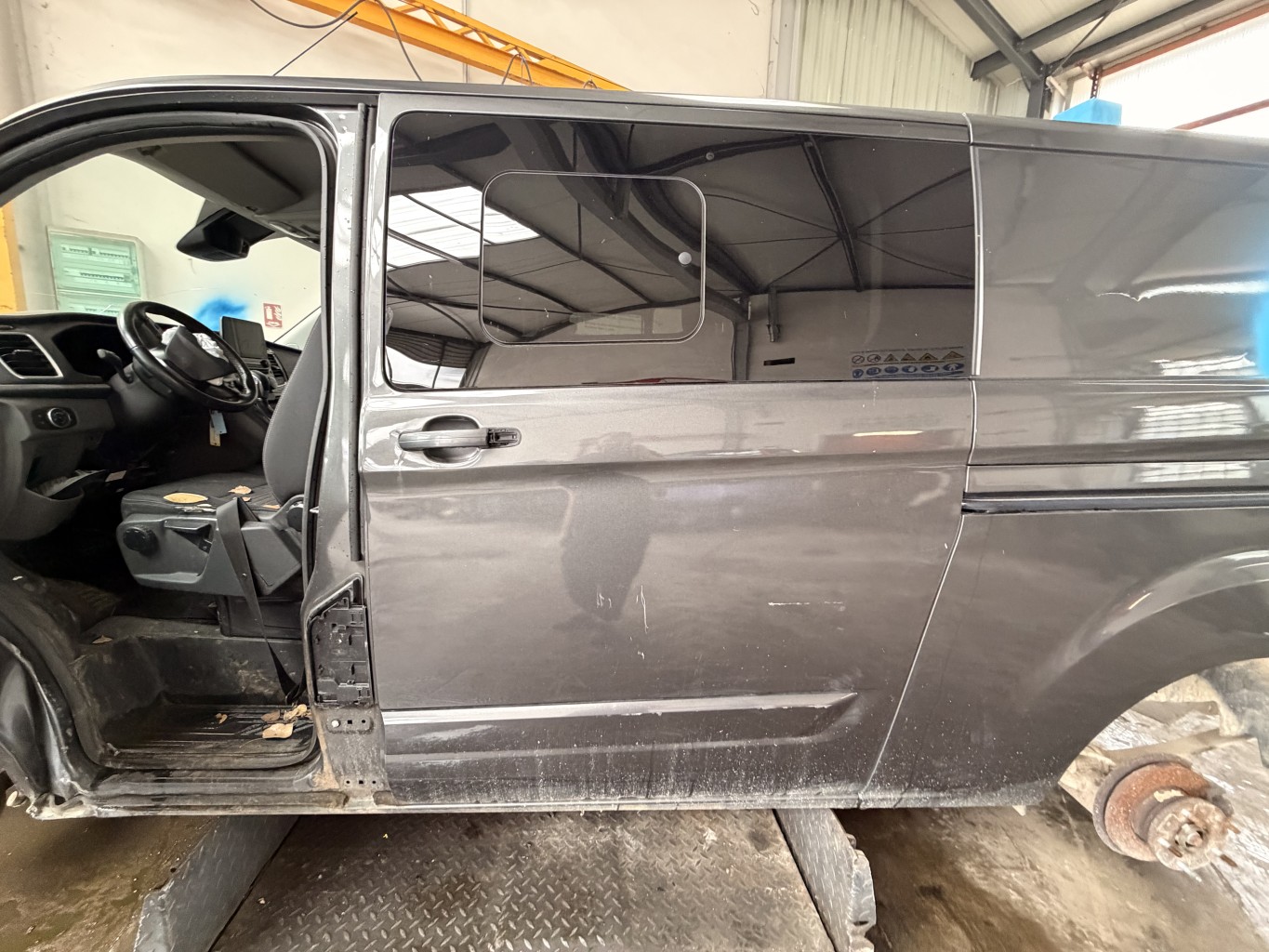 Porte laterale gauche pour FORD TRANSIT CUSTOM 1 PHASE 1 Porte laterale gauche pour FORD TRANSIT CUSTOM 1 PHASE 1