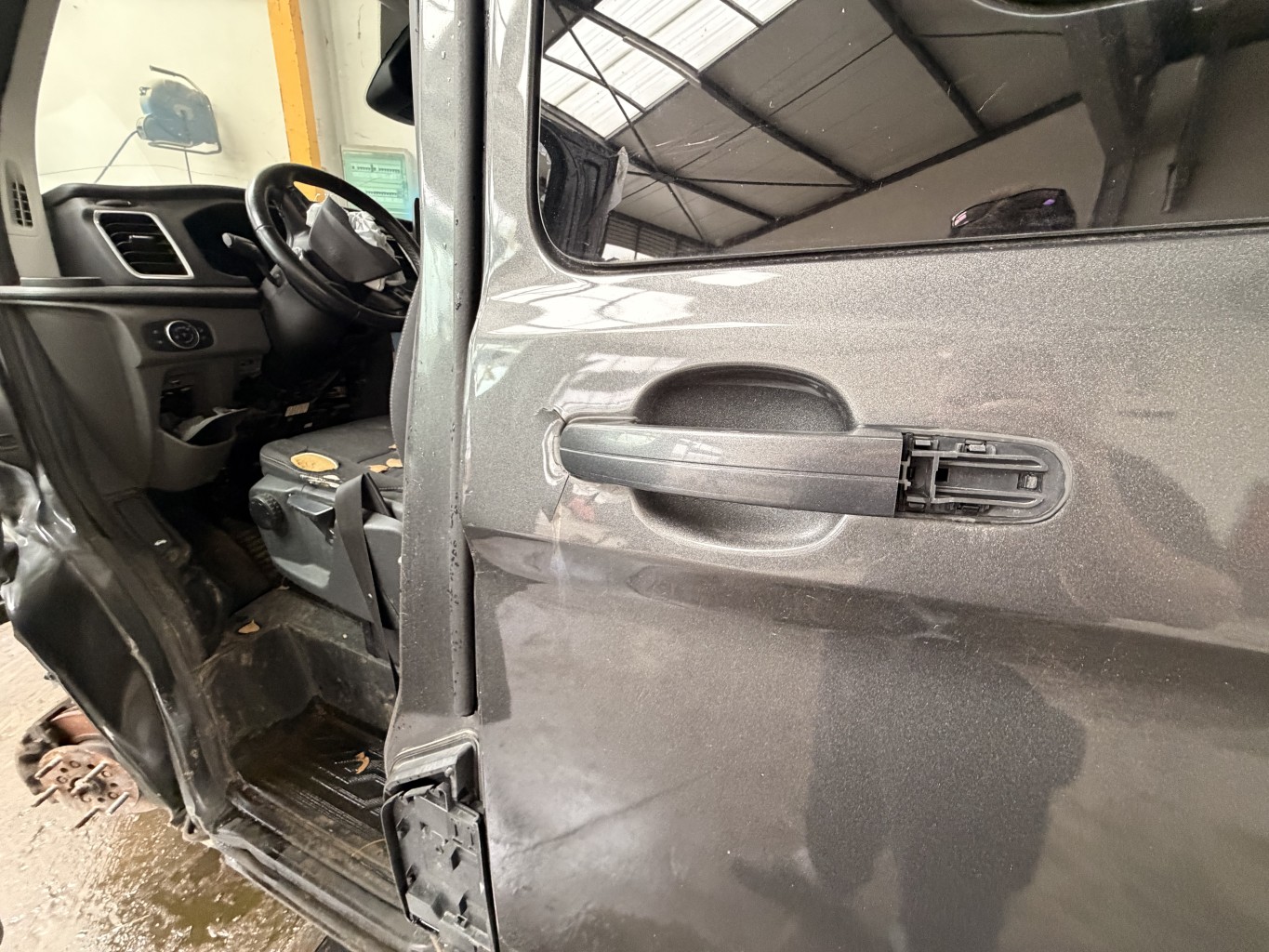 Porte laterale gauche pour FORD TRANSIT CUSTOM 1 PHASE 1 Porte laterale gauche pour FORD TRANSIT CUSTOM 1 PHASE 1